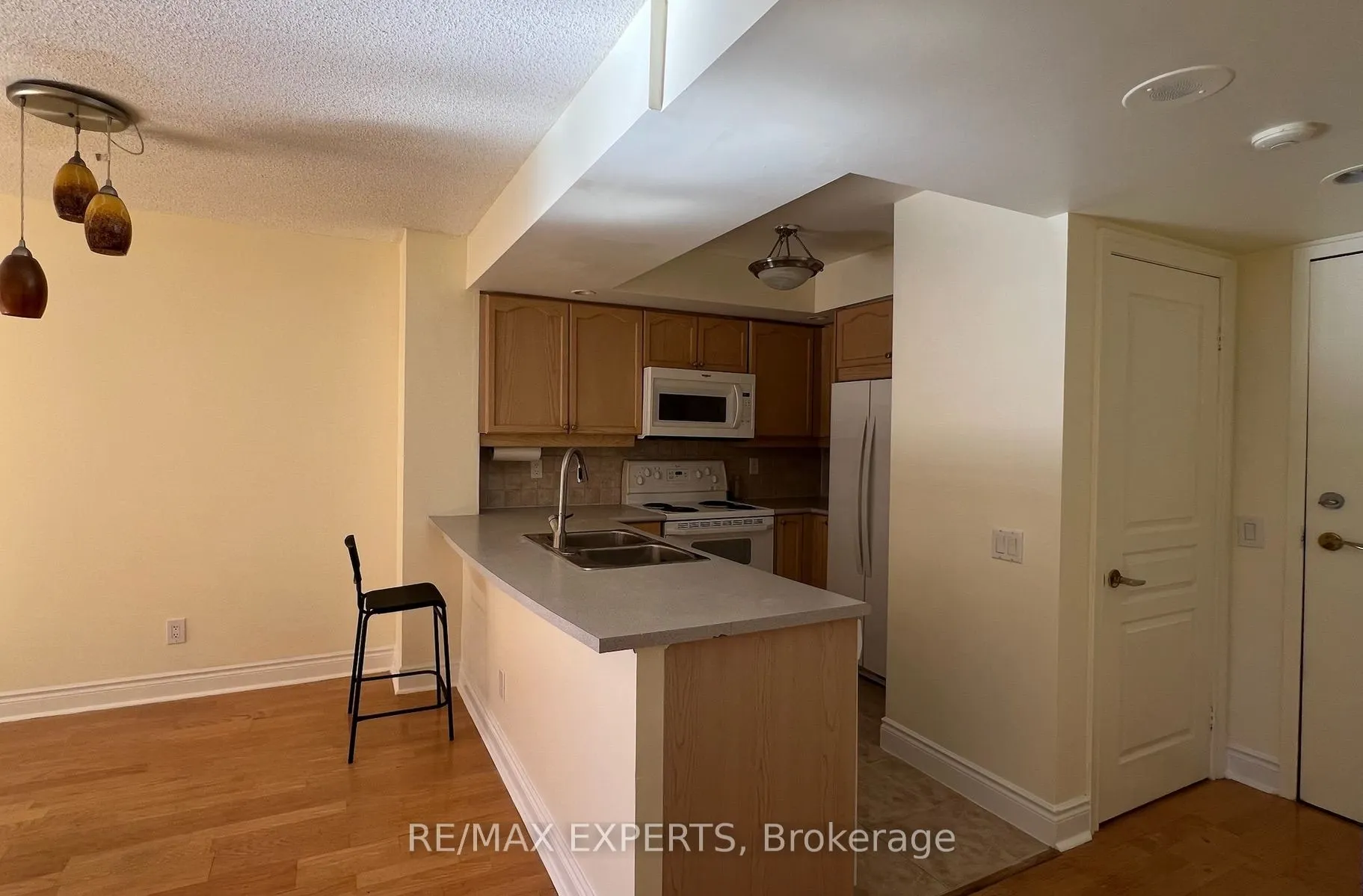 15 Northtown Way #523