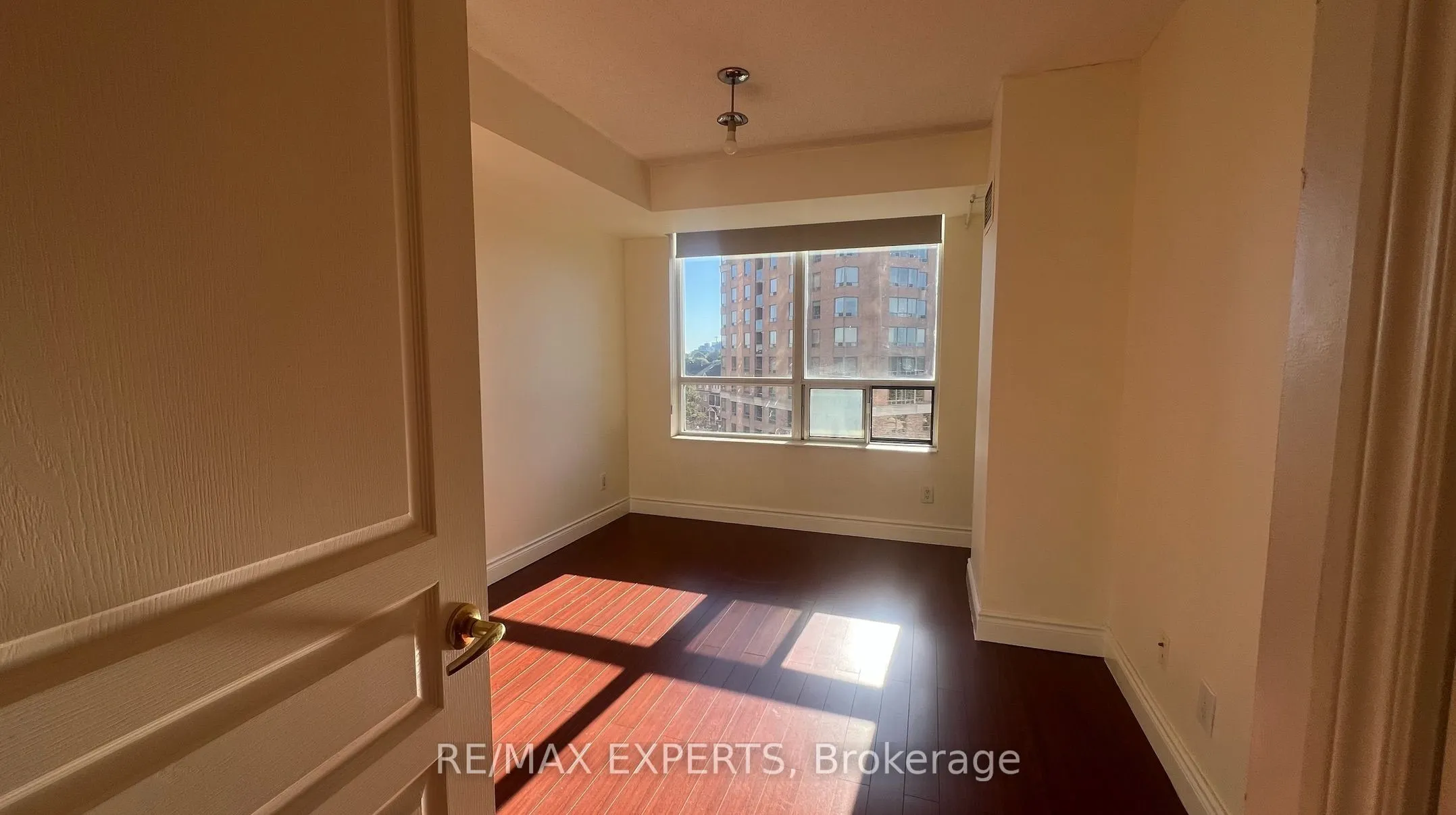 15 Northtown Way #523