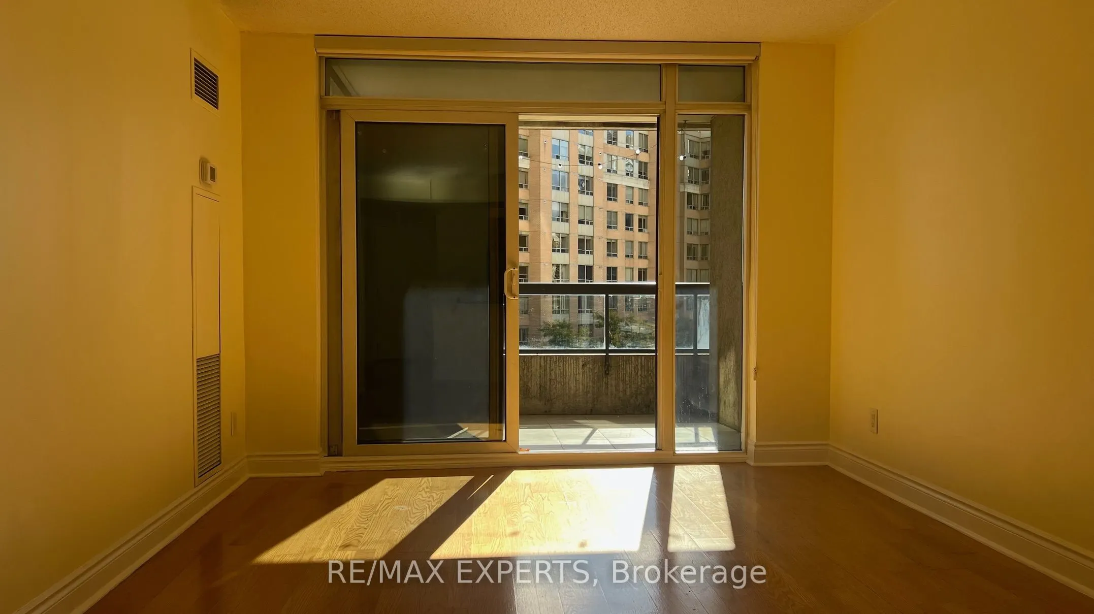 15 Northtown Way #523