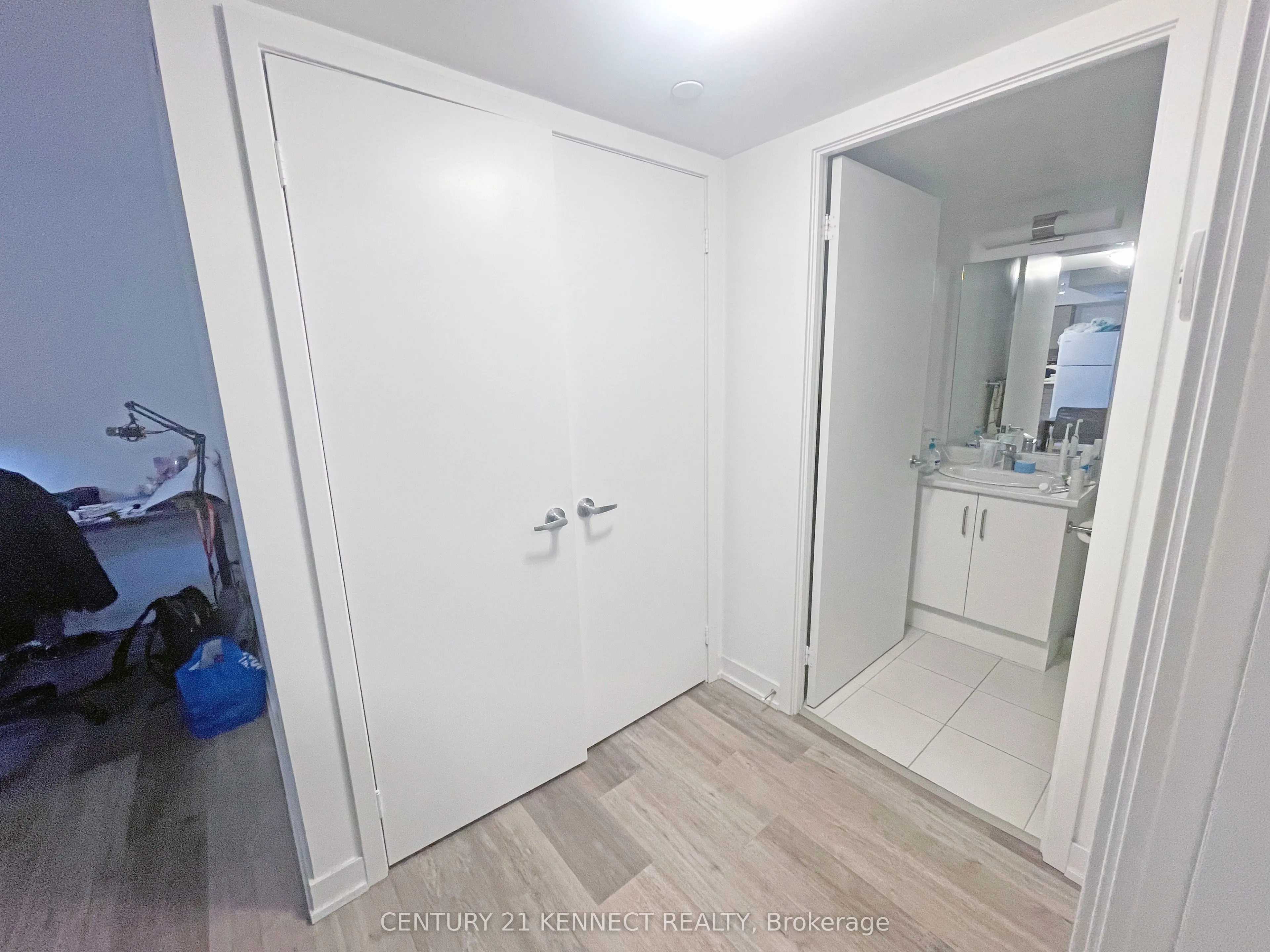 231 College Street #502R