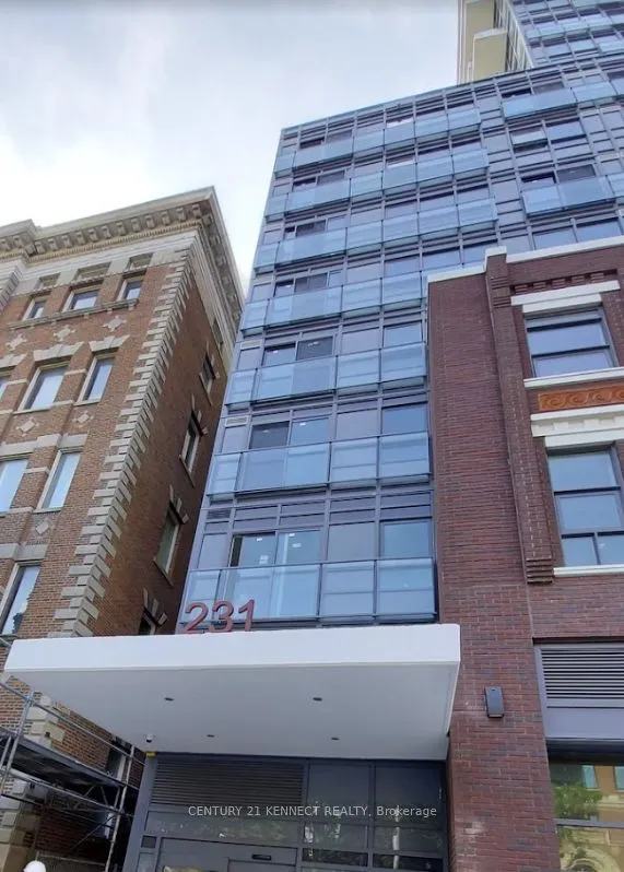 231 College Street #502R