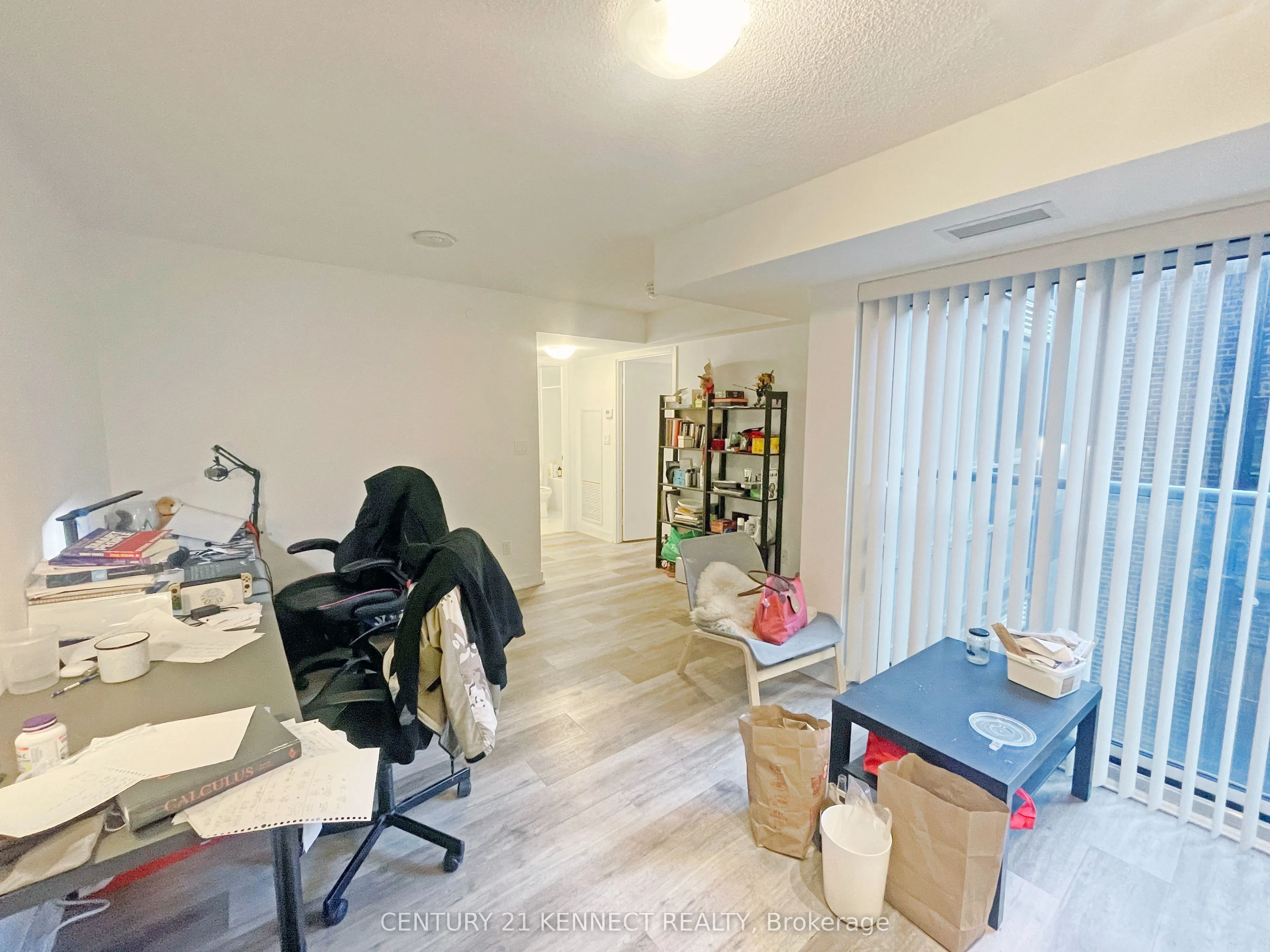231 College Street #502R