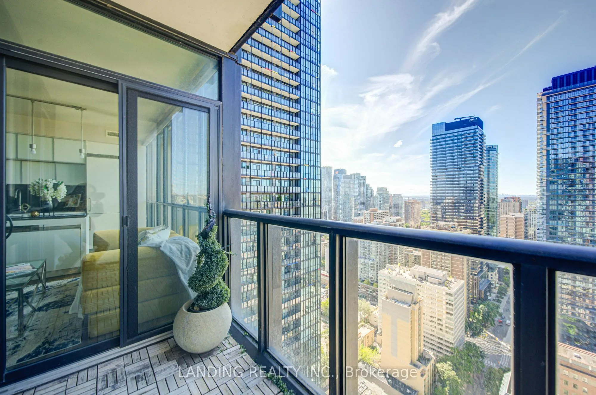 110 Charles Street E #3404