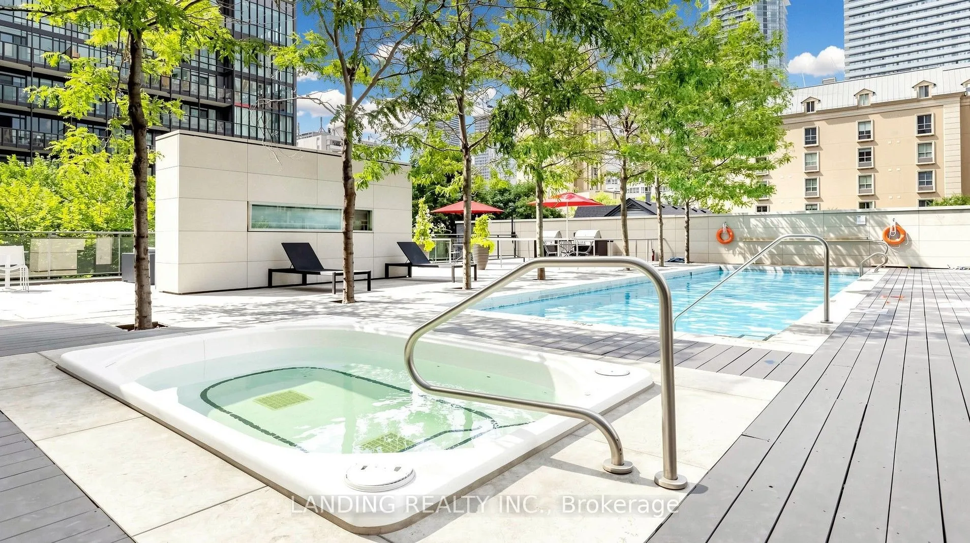 110 Charles Street E #3404