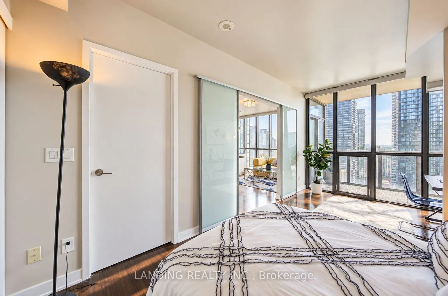 110 Charles Street E #3404