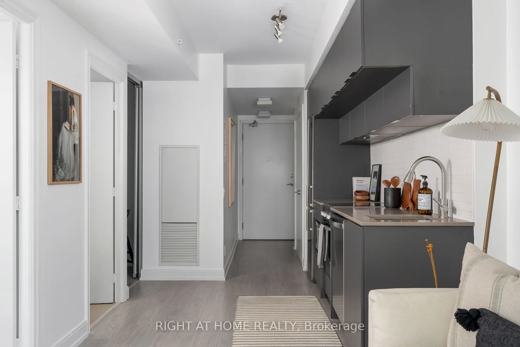 181 Dundas Street E #1115