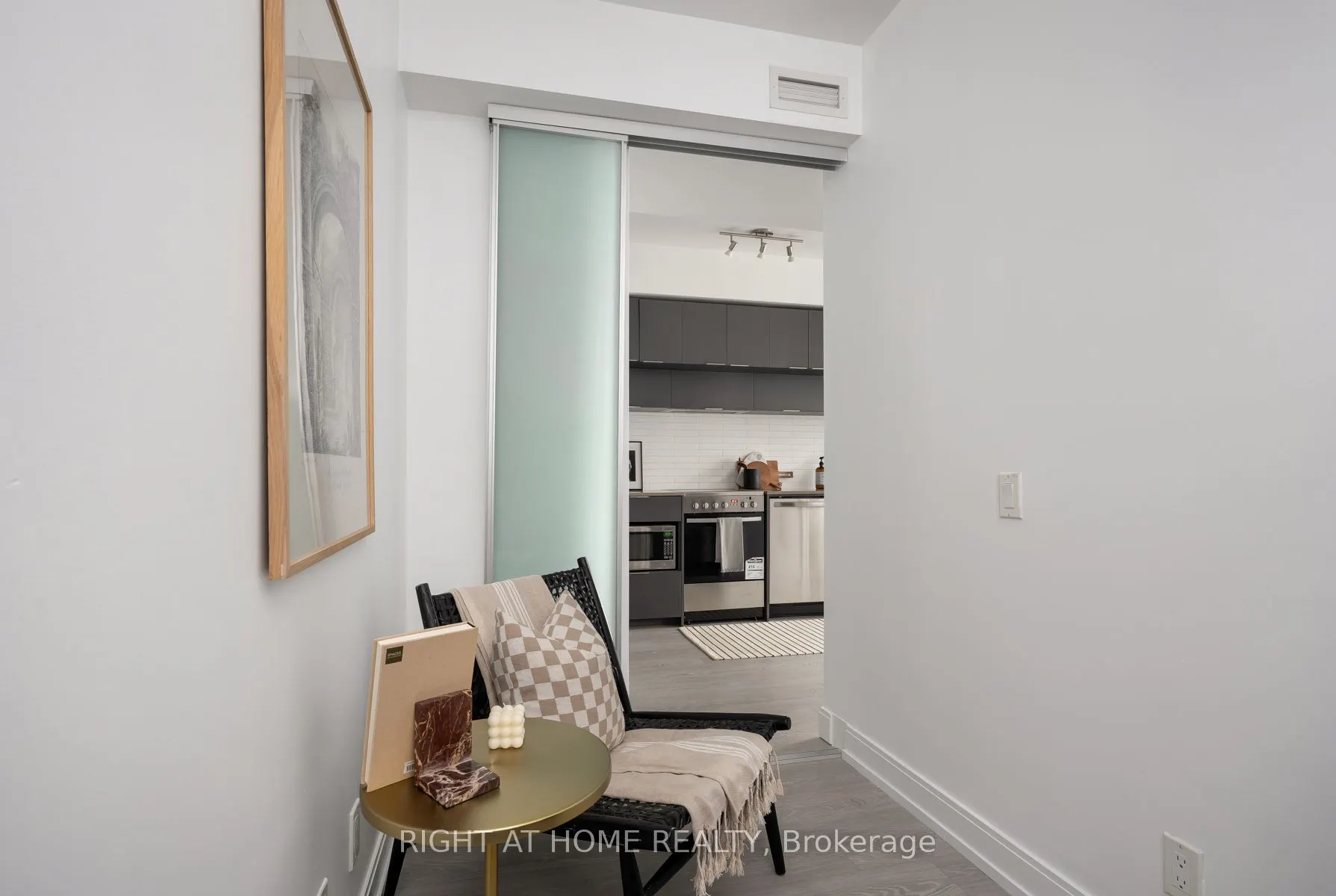 181 Dundas Street E #1115
