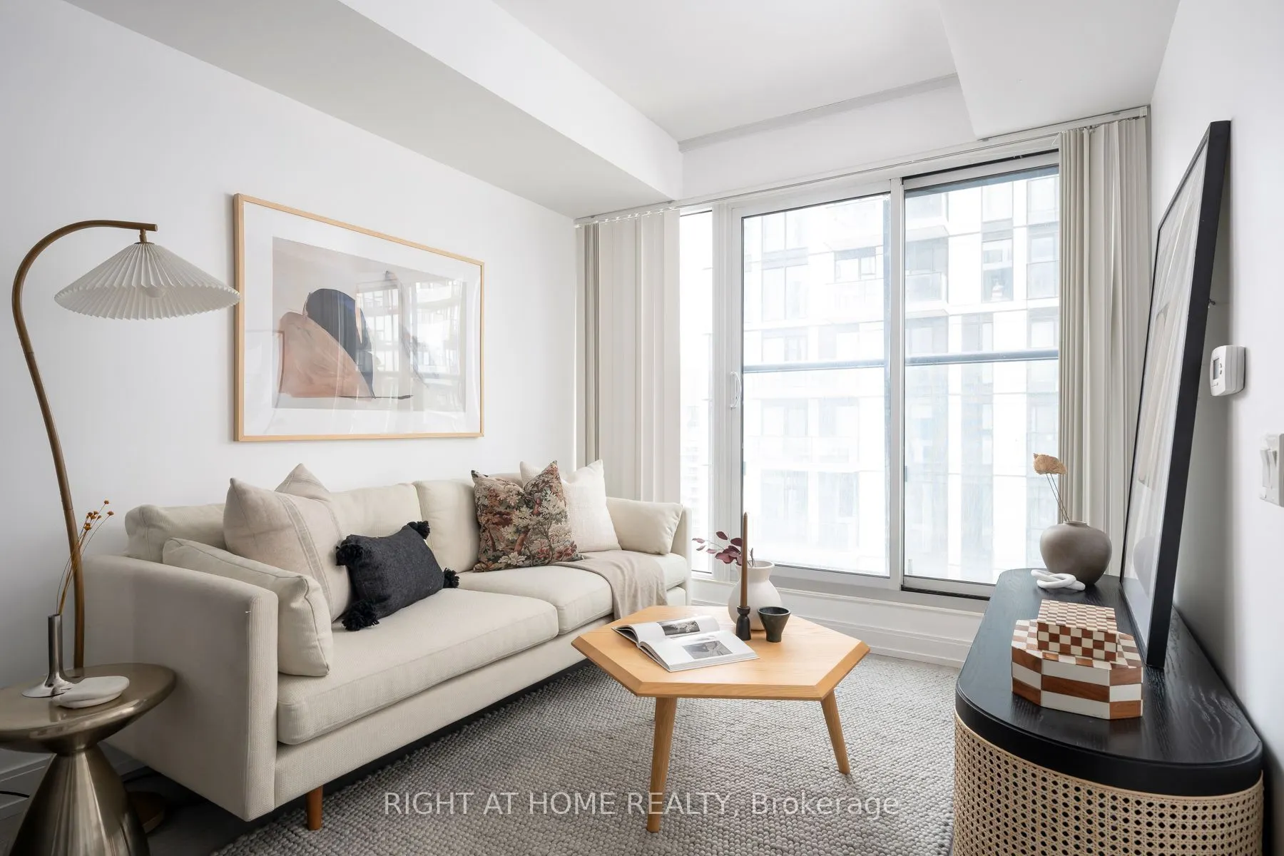 181 Dundas Street E #1115