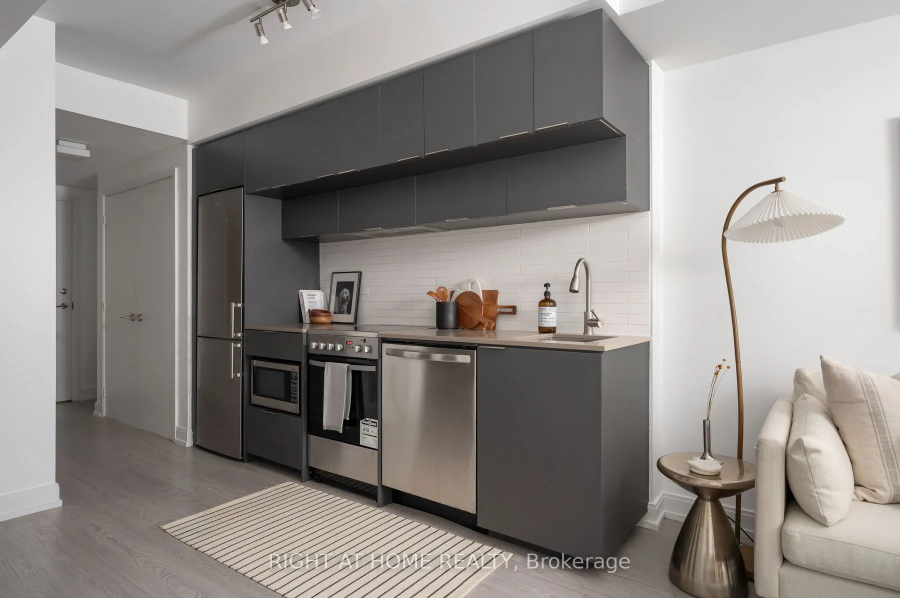 181 Dundas Street E #1115