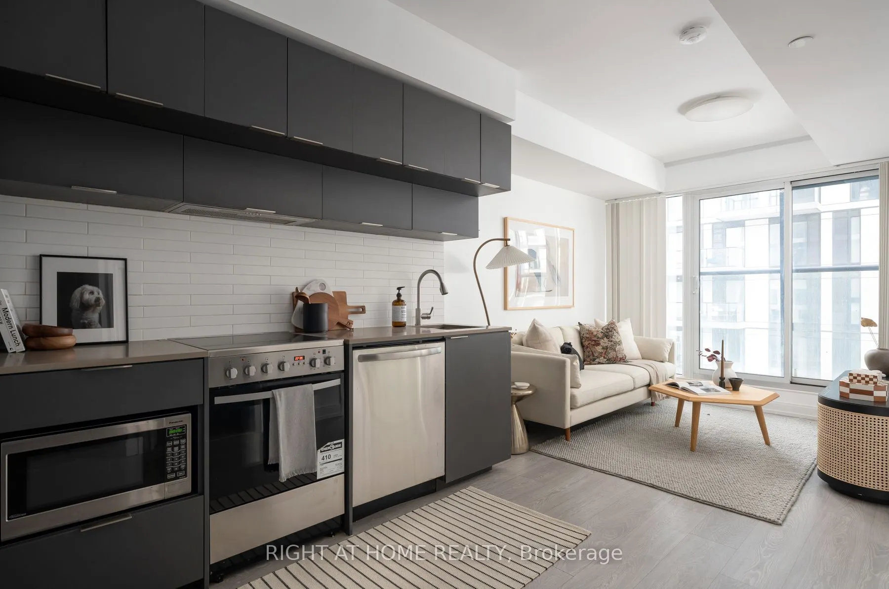 181 Dundas Street E #1115