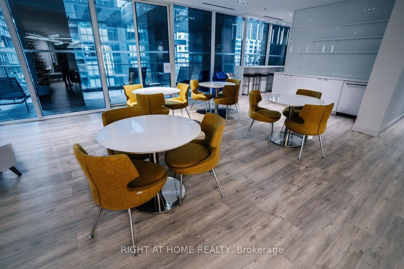 181 Dundas Street E #1115