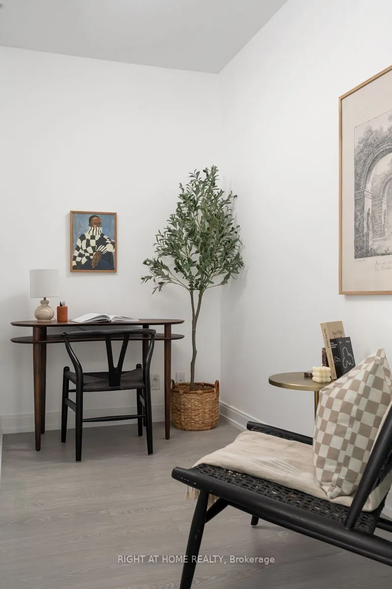 181 Dundas Street E #1115