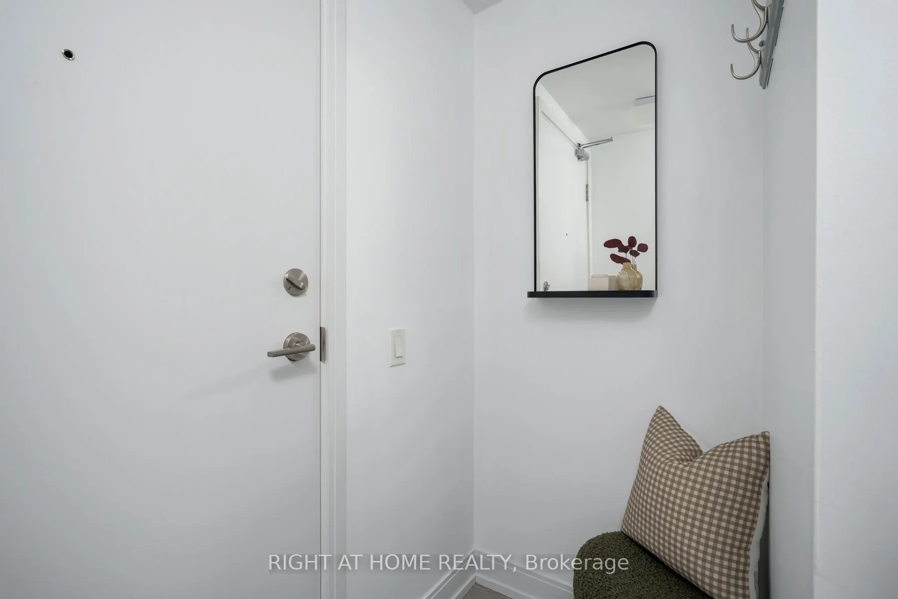 181 Dundas Street E #1115