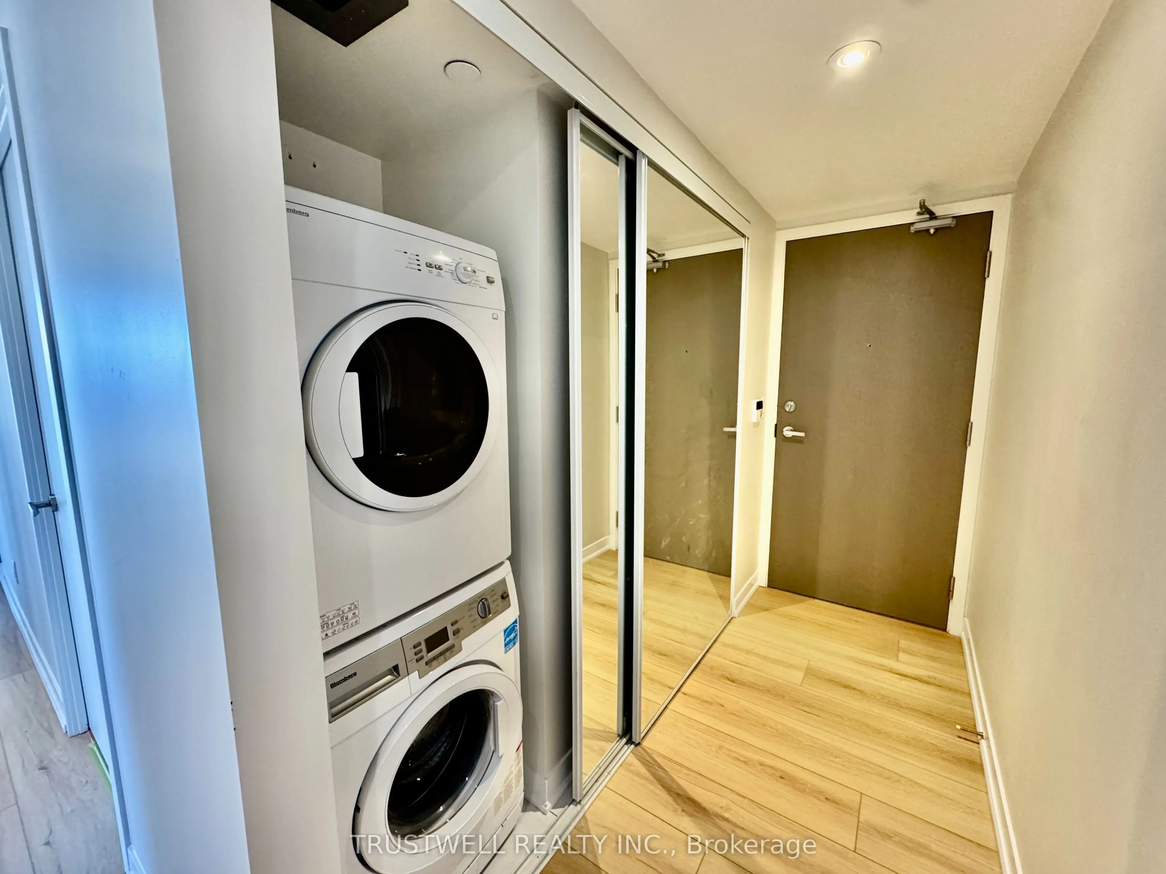 88 Harbour Street #3404