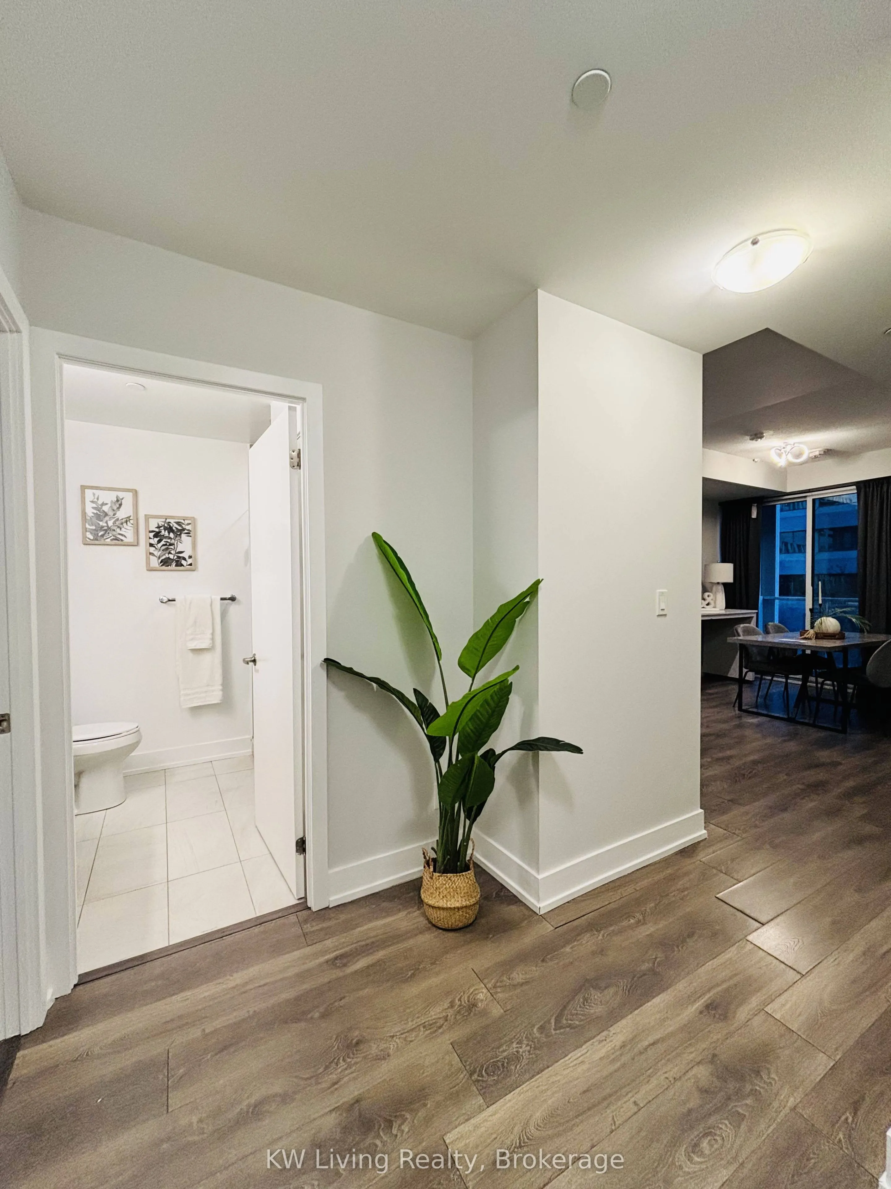 180 Fairview Mall Drive #201