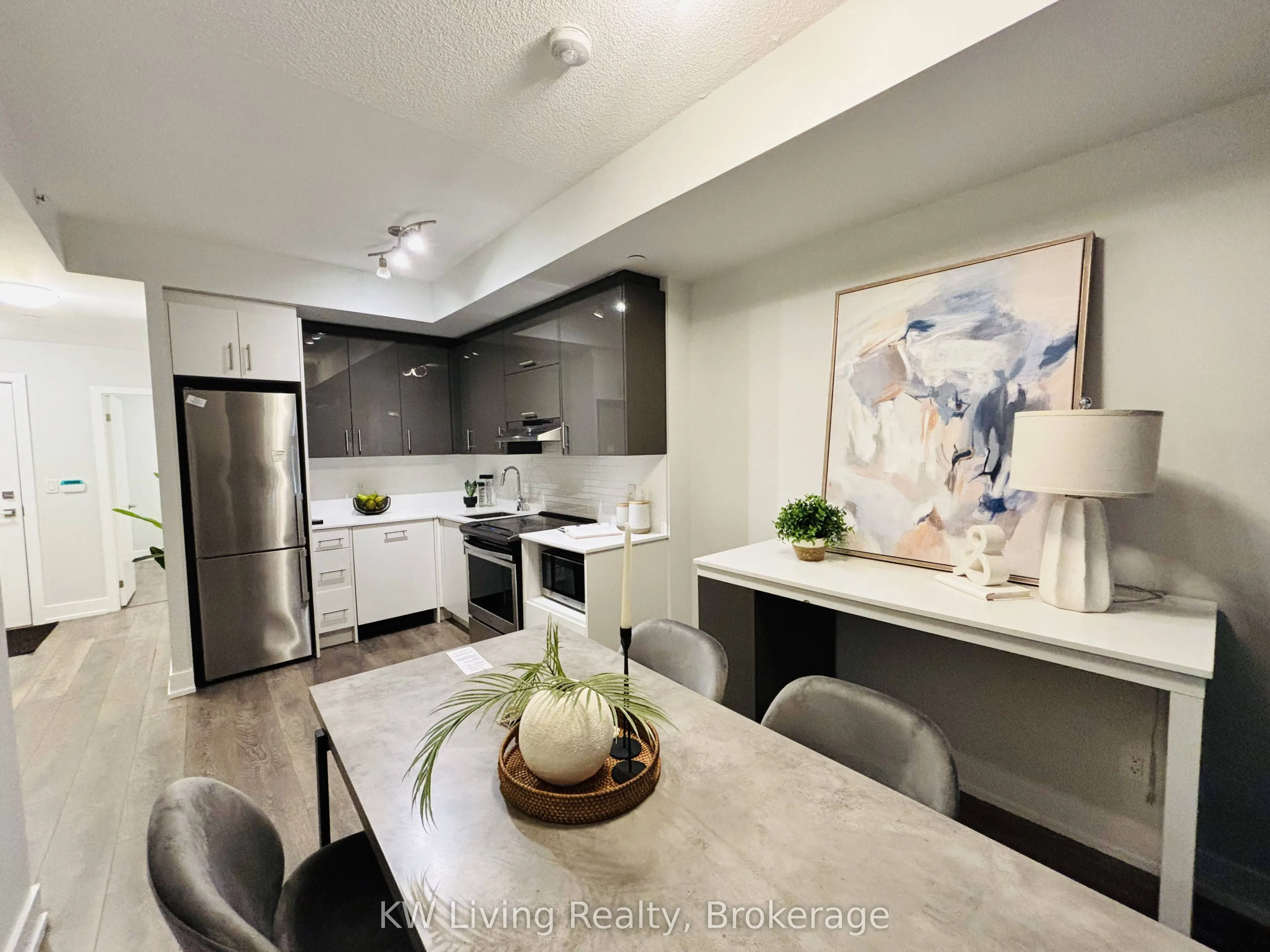 180 Fairview Mall Drive #201