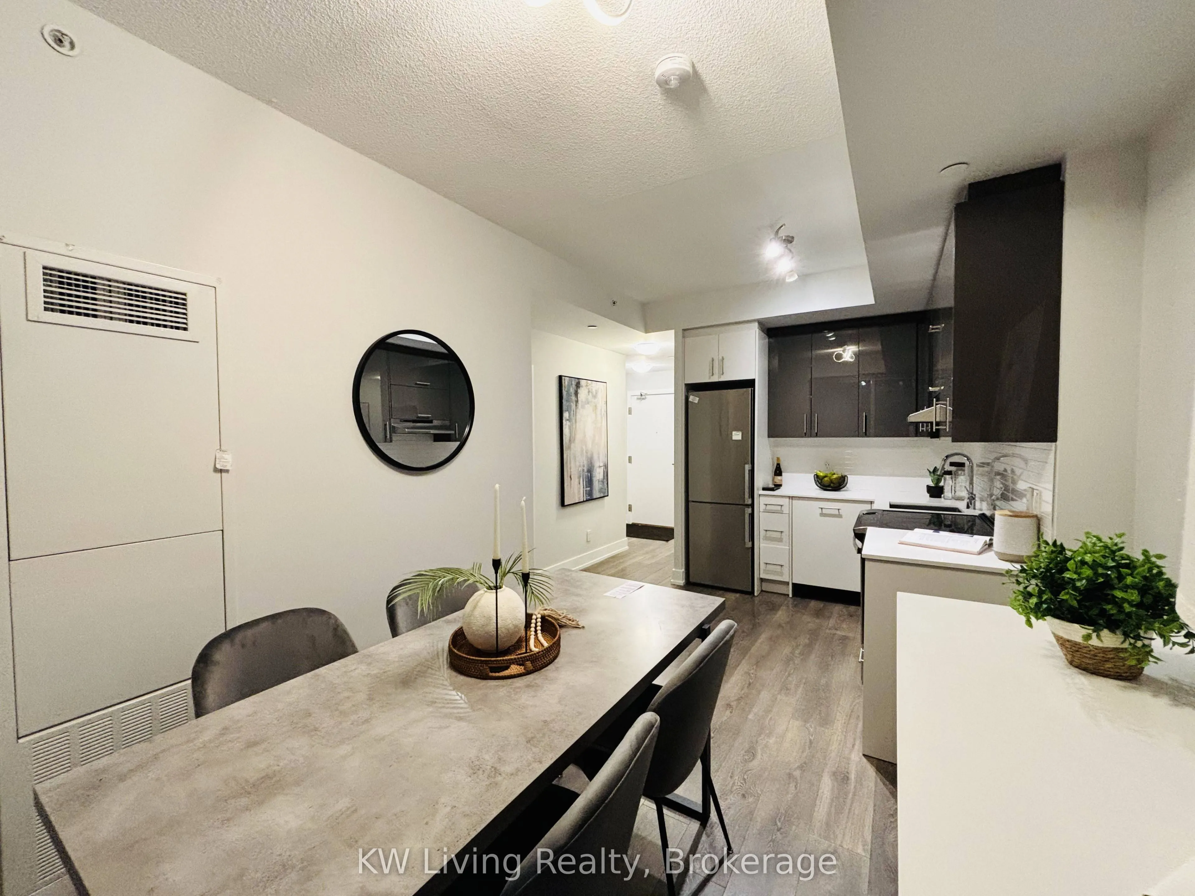 180 Fairview Mall Drive #201
