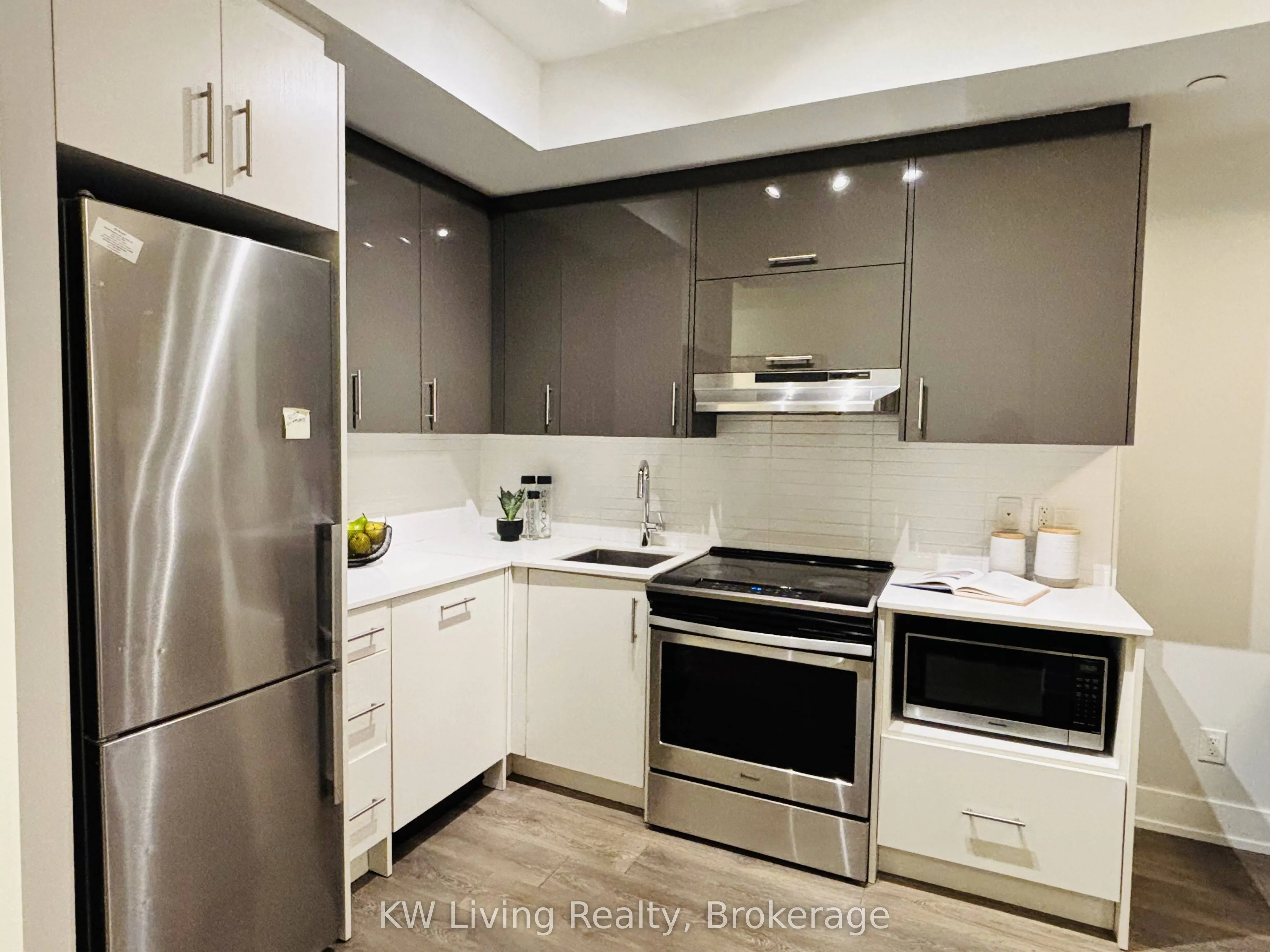 180 Fairview Mall Drive #201