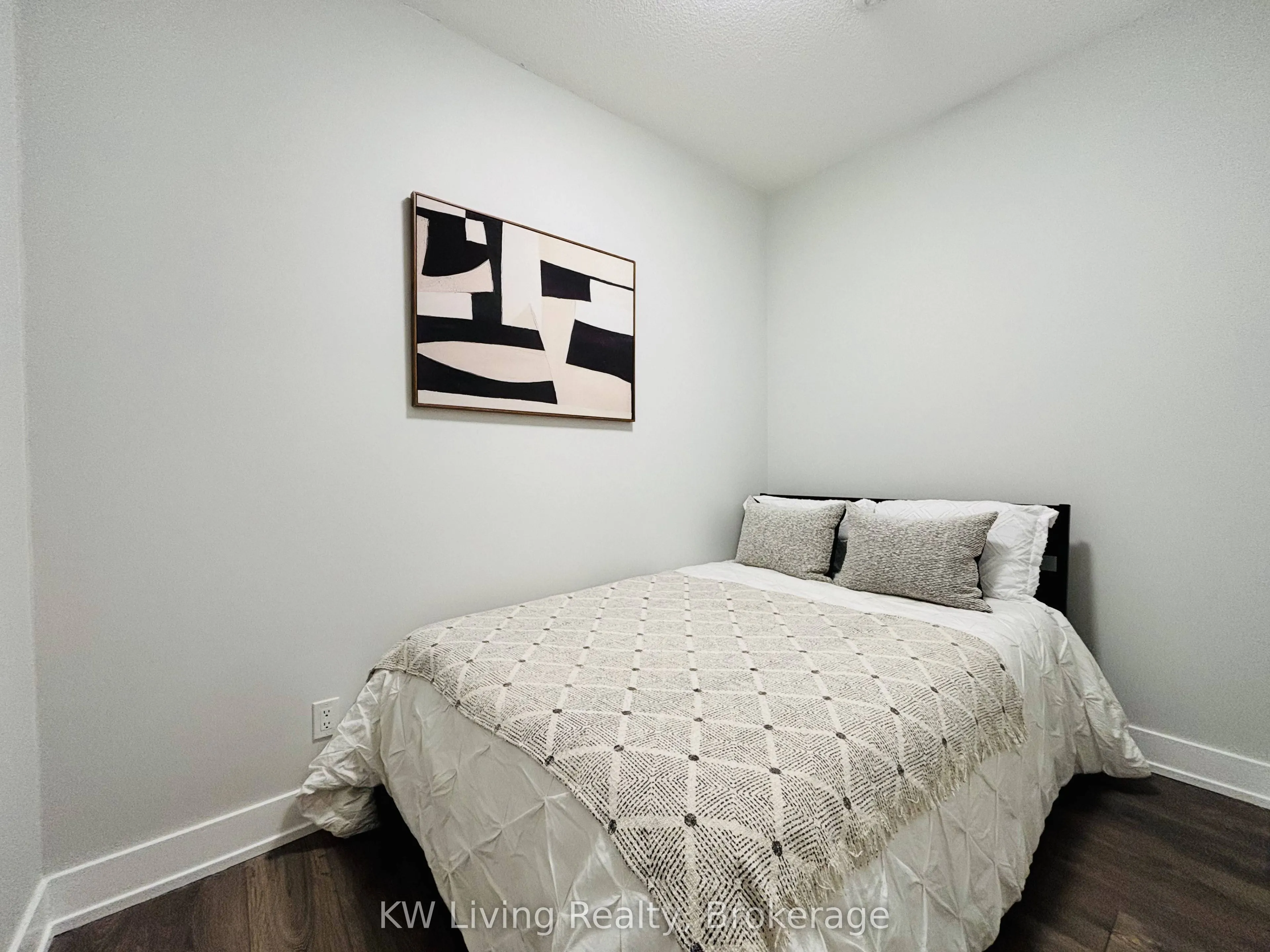 180 Fairview Mall Drive #201