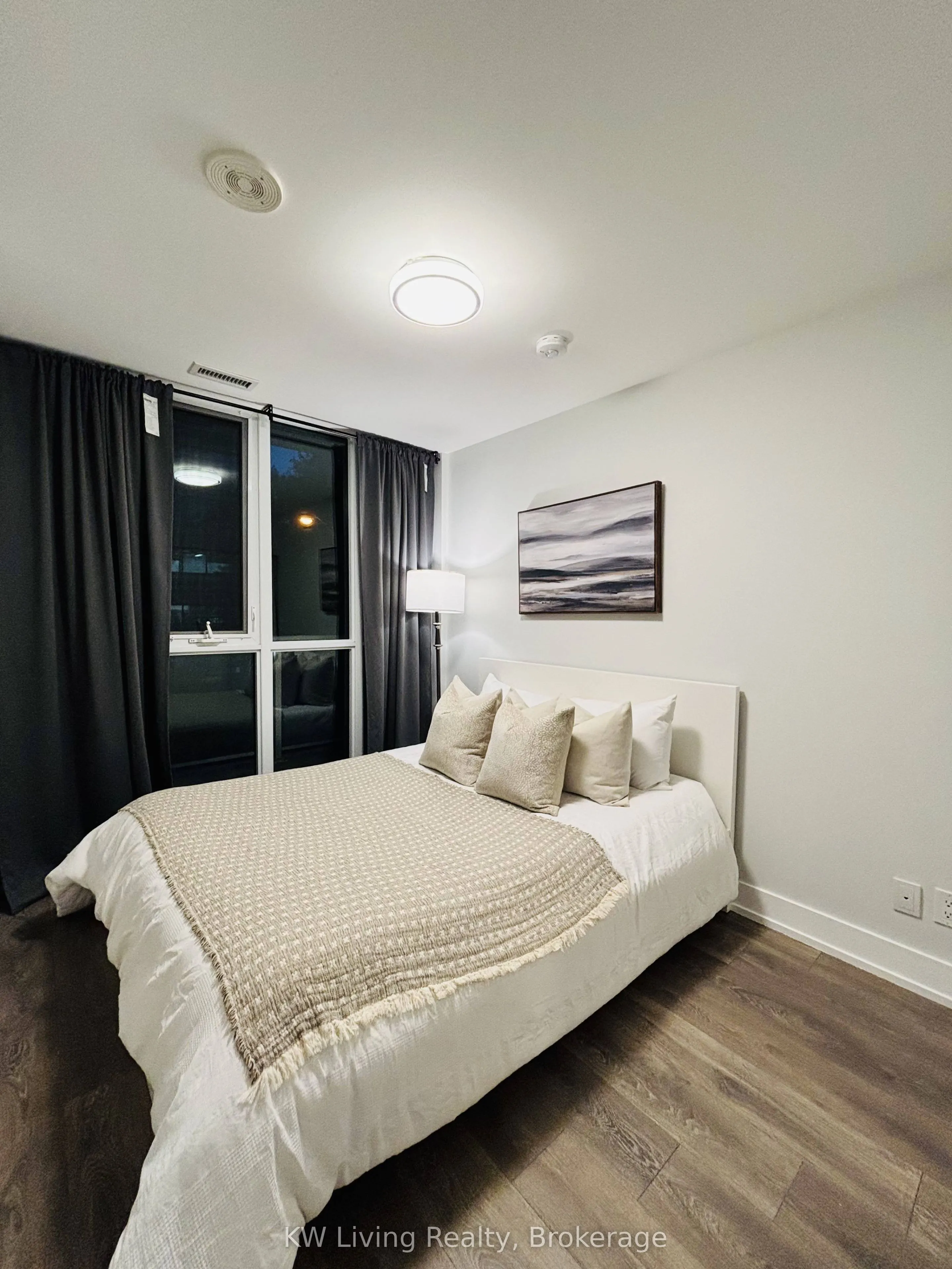 180 Fairview Mall Drive #201