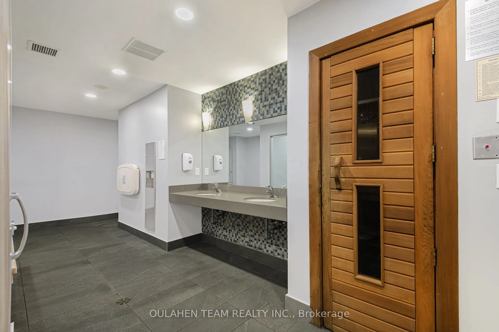 219 Fort York Boulevard #304