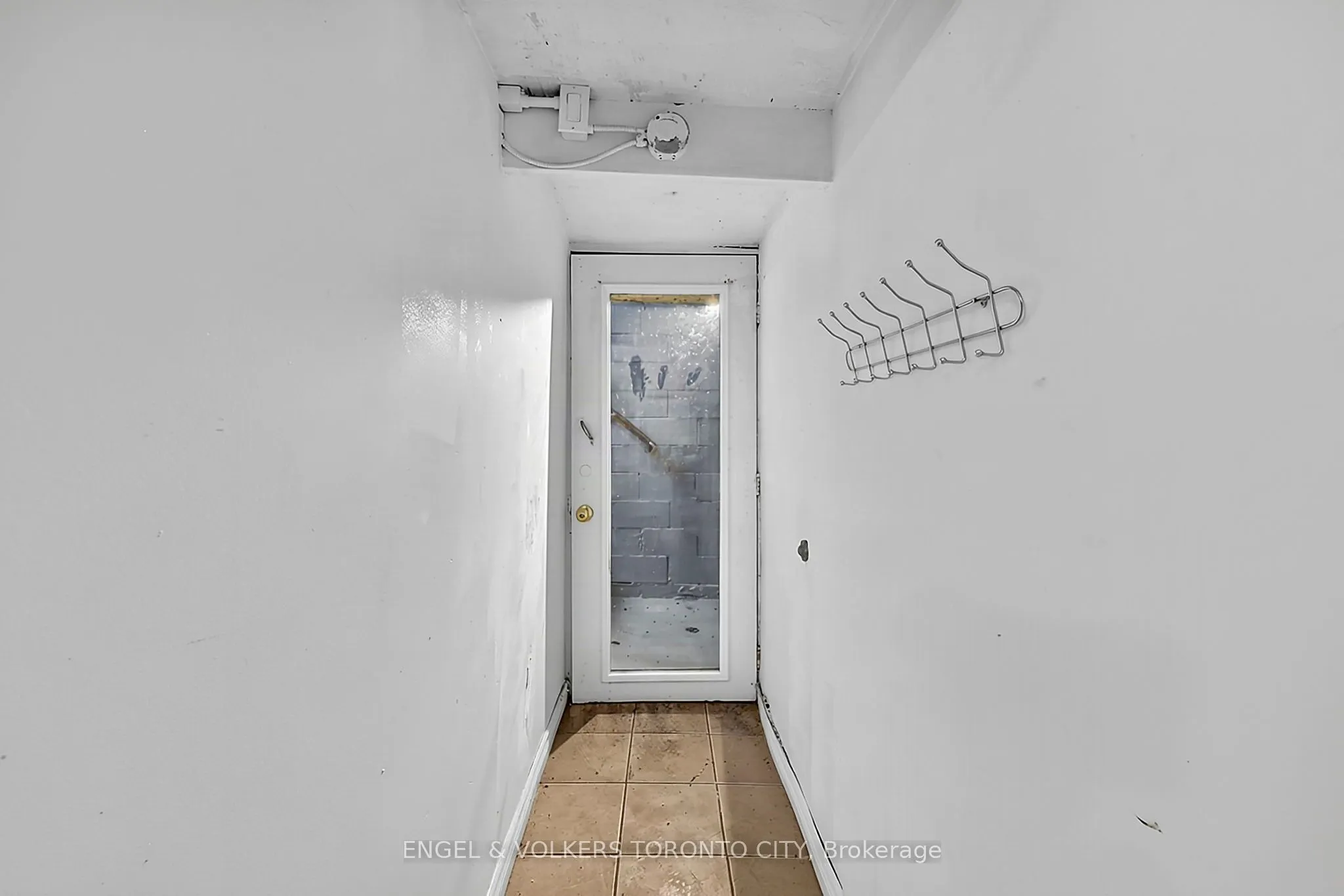 1242 College Street