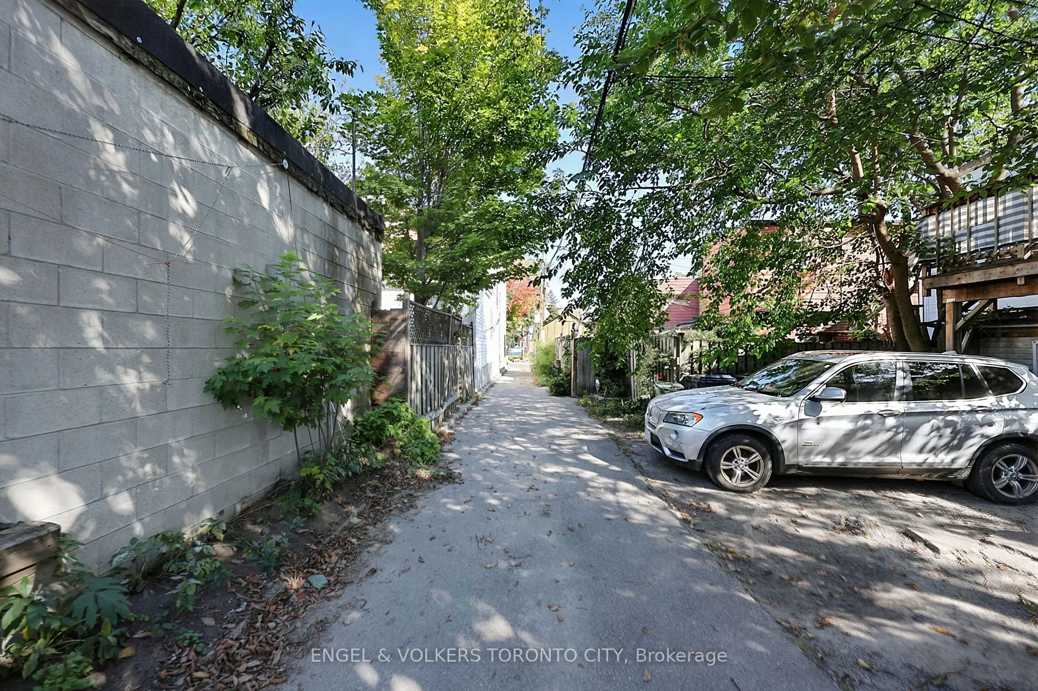 1242 College Street