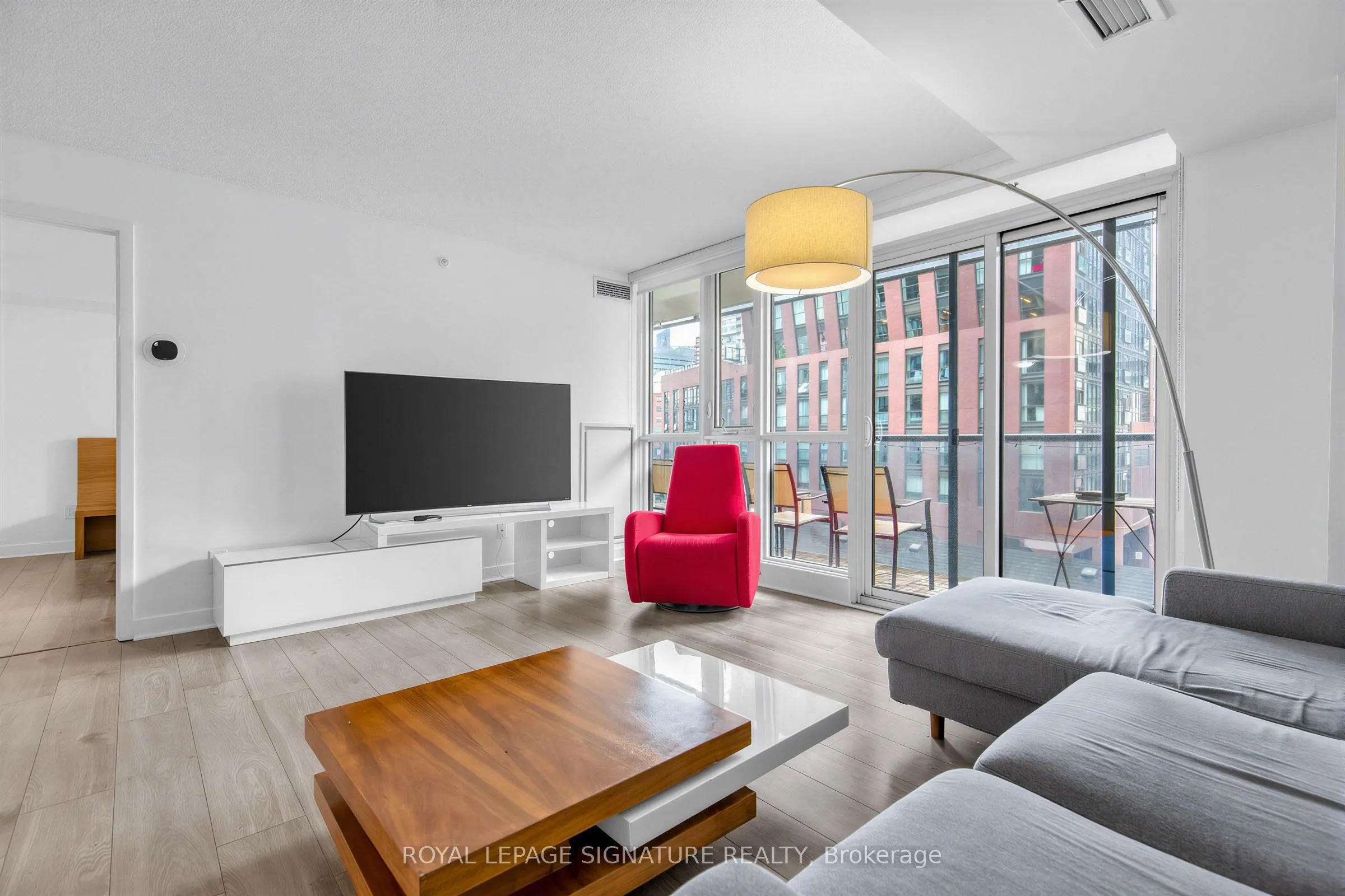 295 Adelaide Street W #414