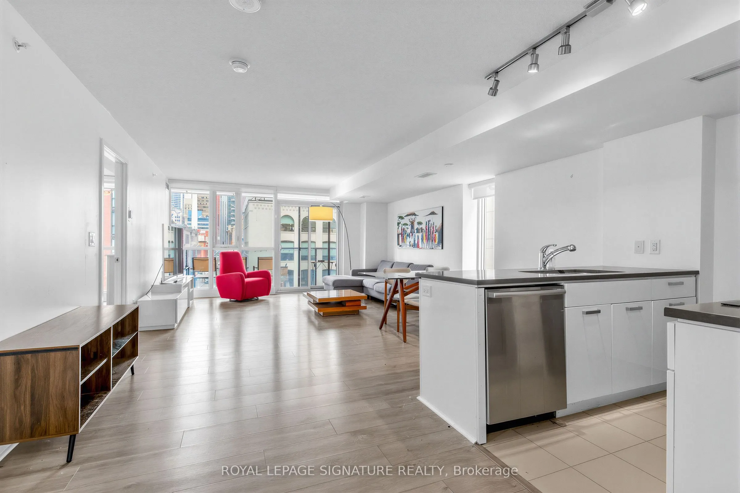 295 Adelaide Street W #414