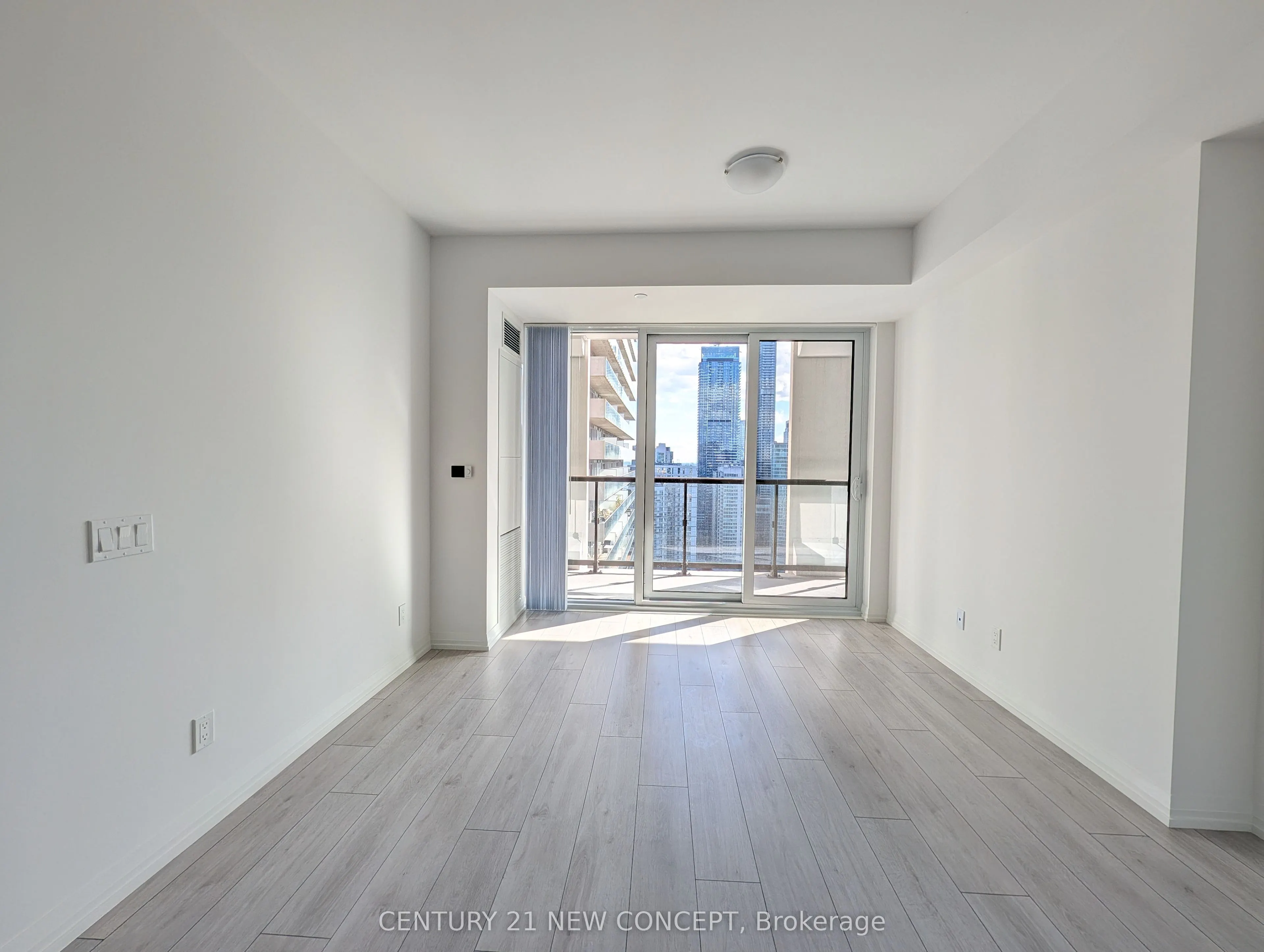 400 King Street W #2817