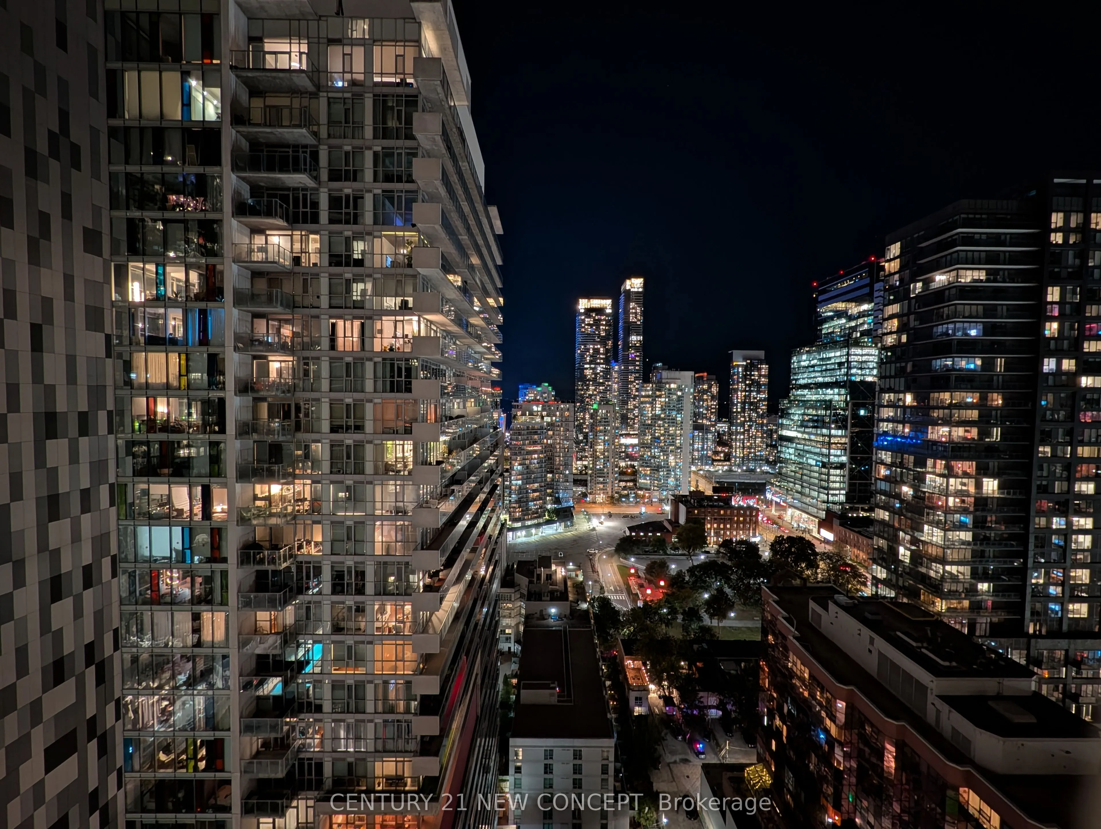 400 King Street W #2817