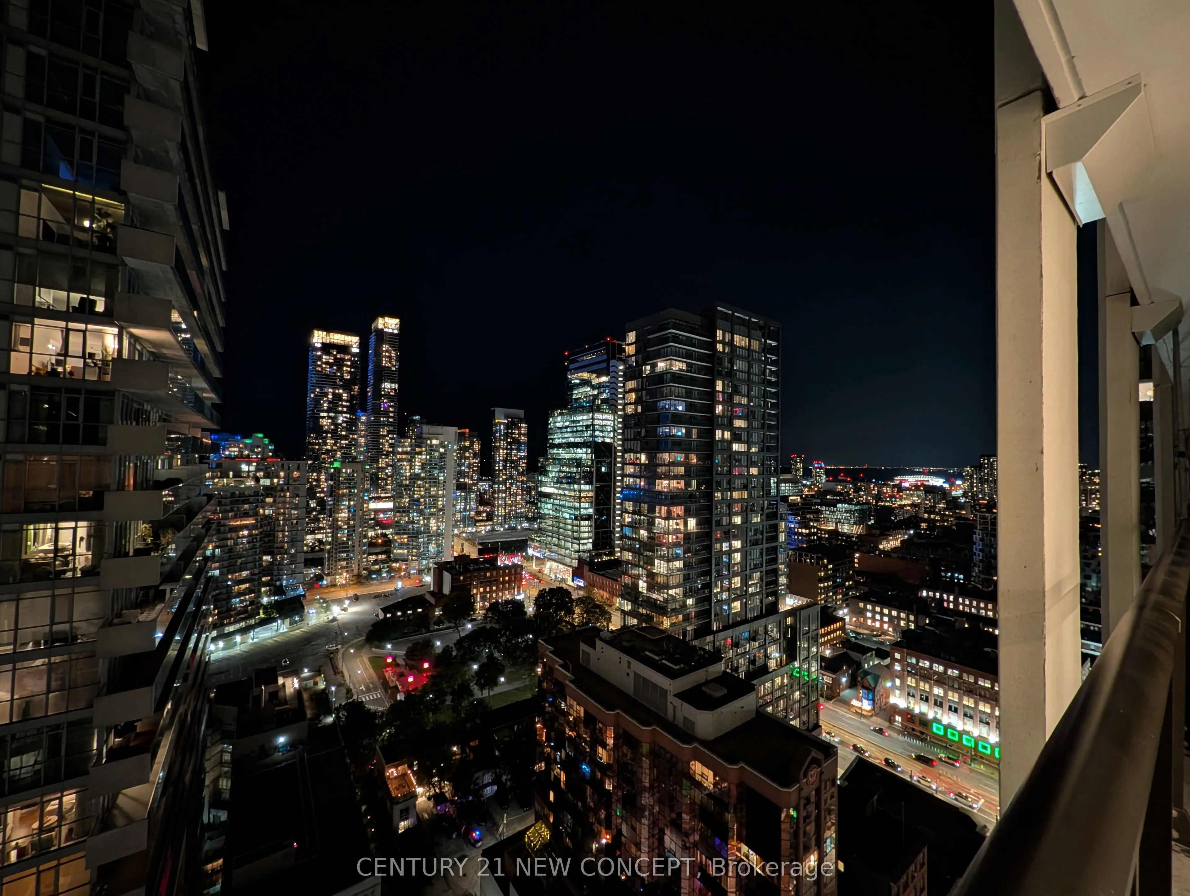 400 King Street W #2817