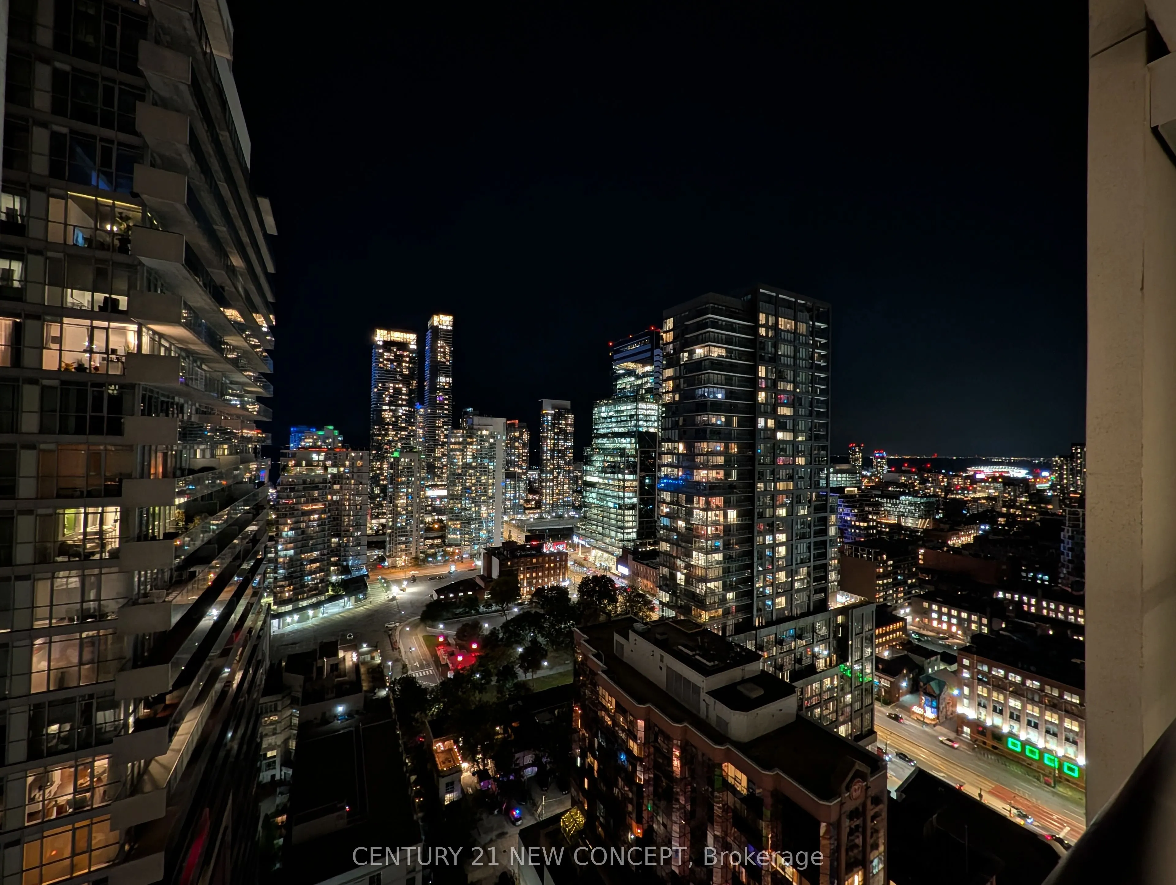 400 King Street W #2817