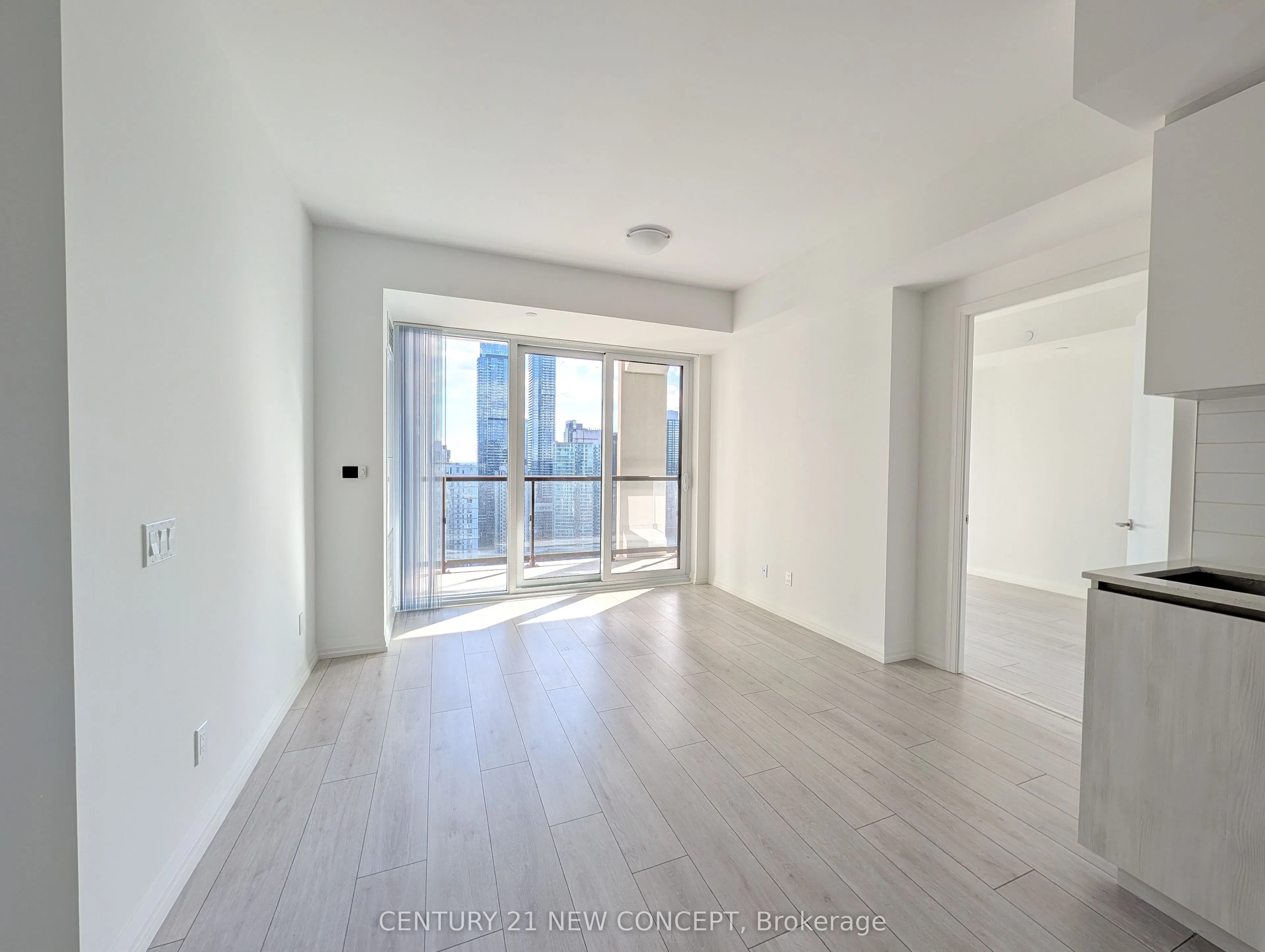 400 King Street W #2817