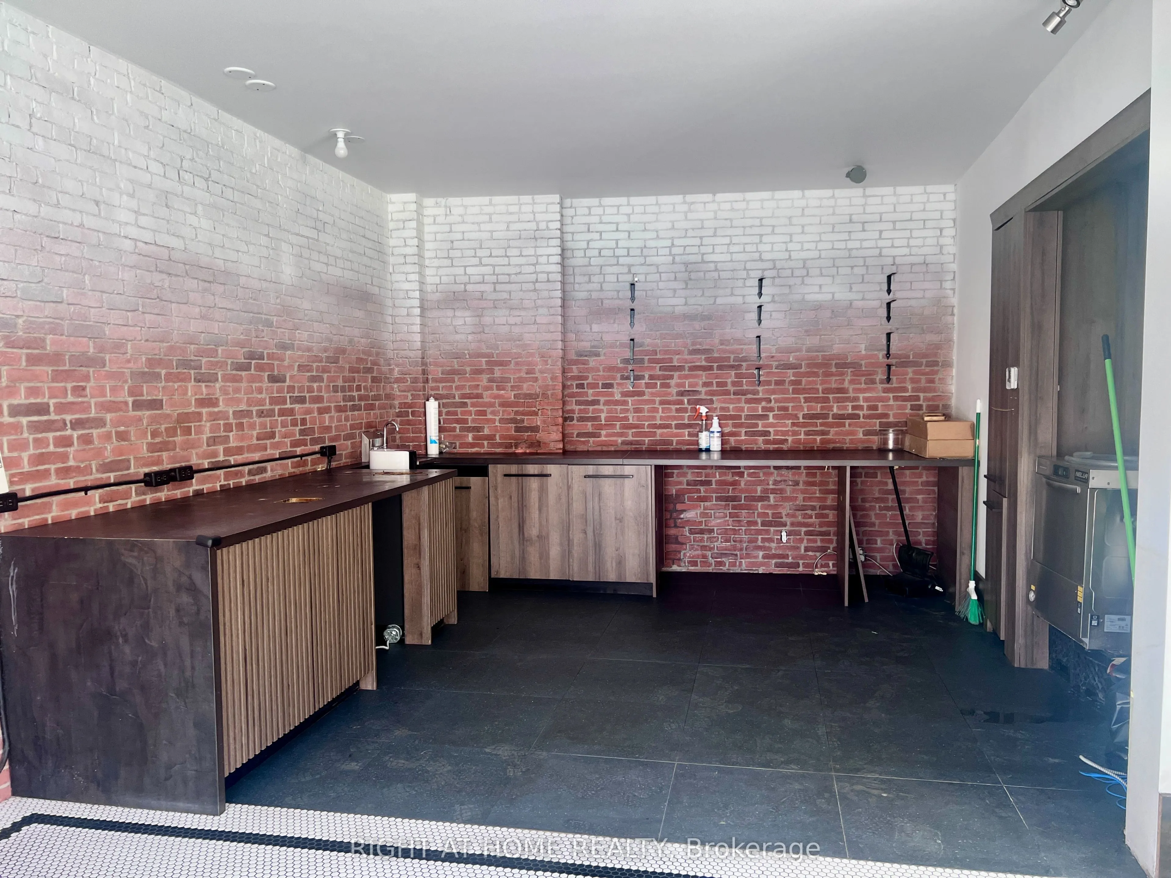 1421 Bloor Street W