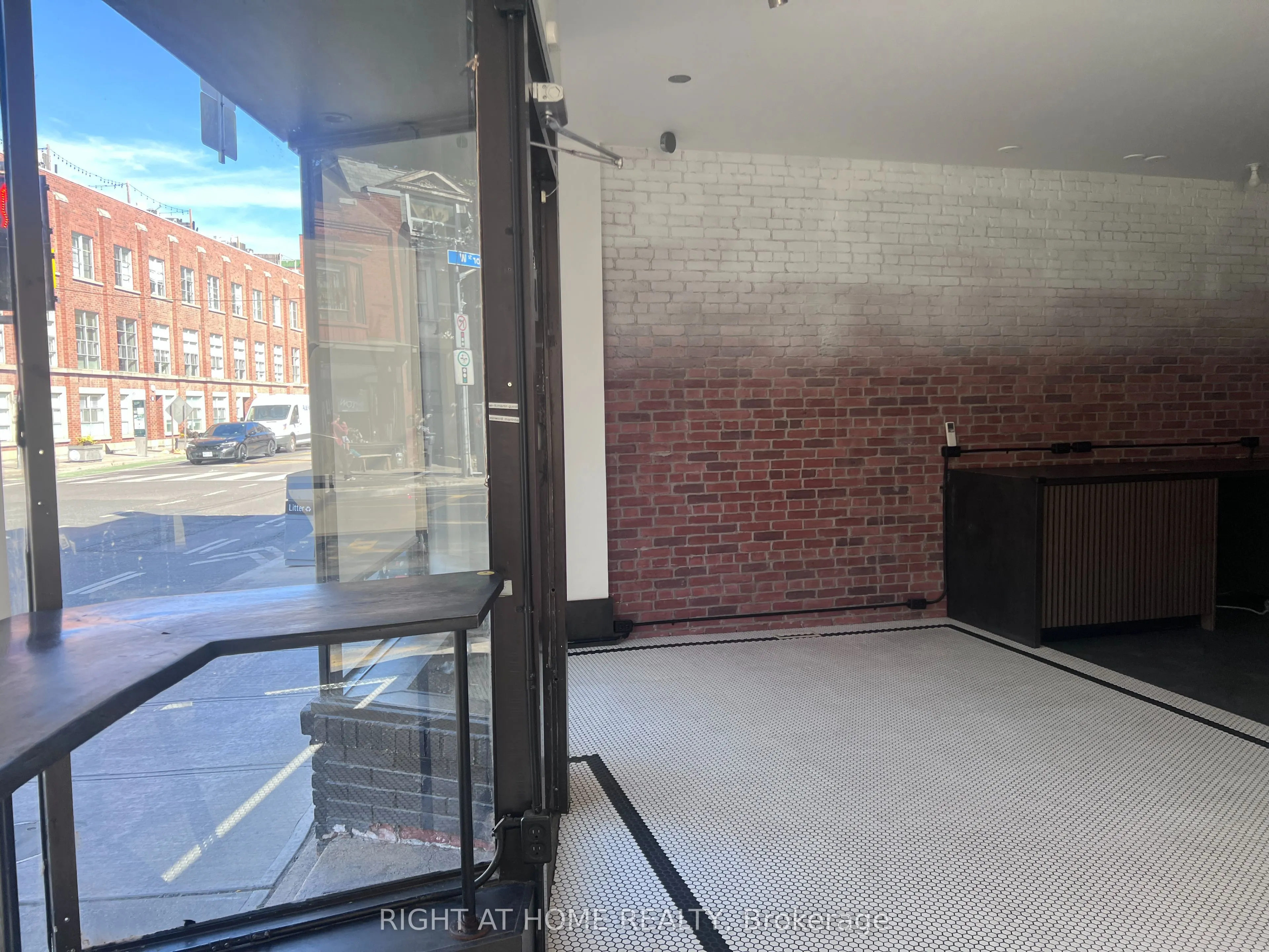 1421 Bloor Street W