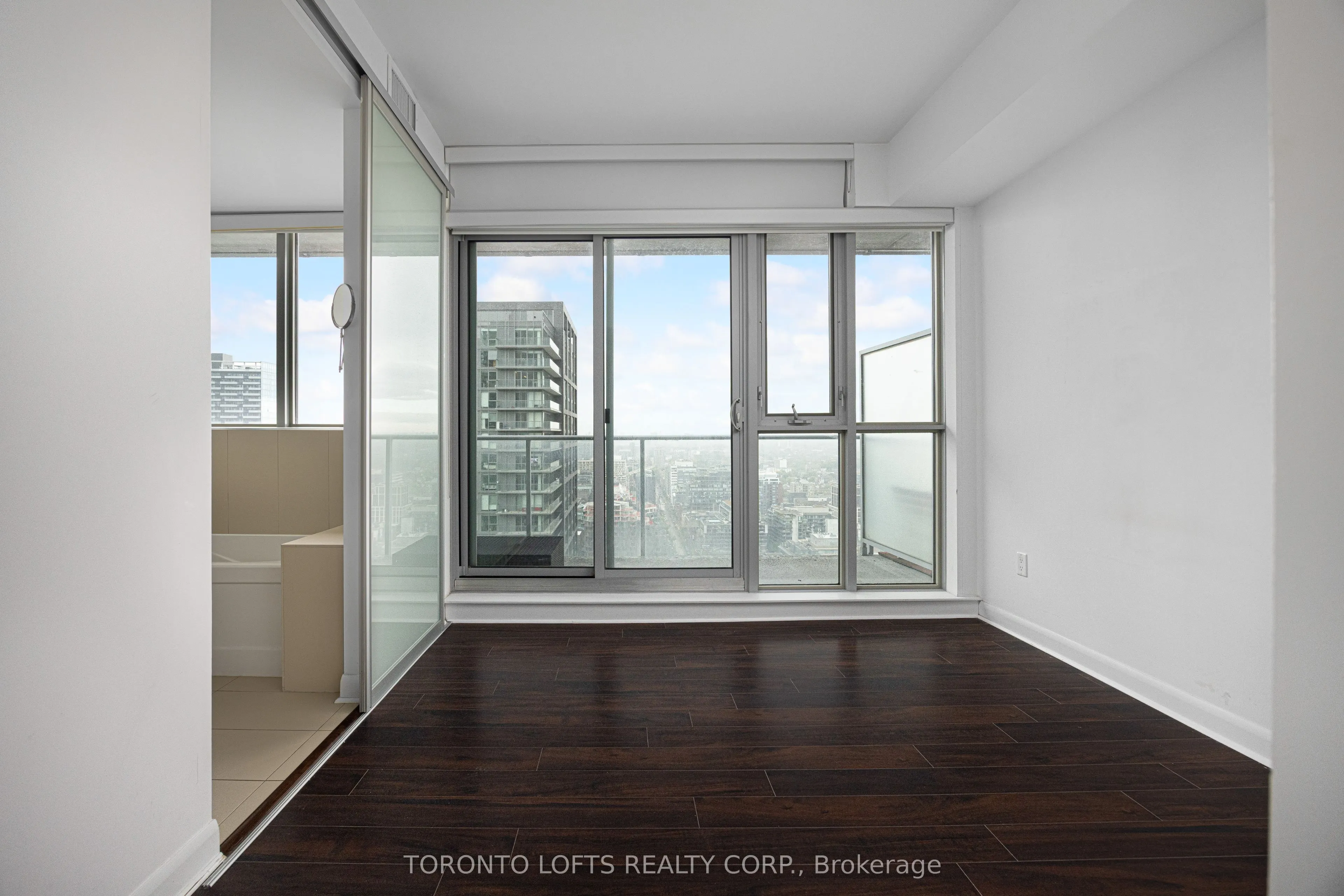 375 King Street W #3302