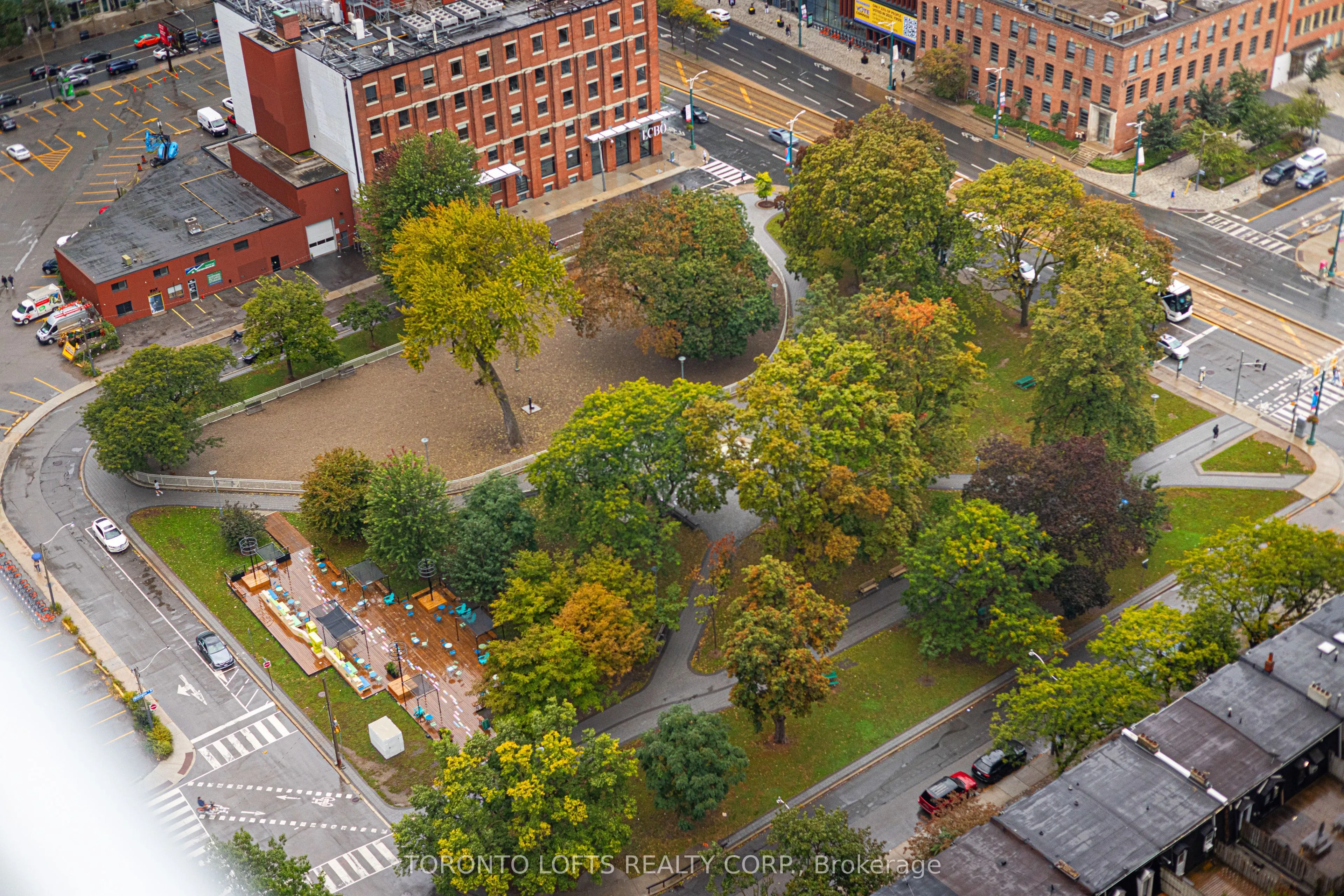 375 King Street W #3302