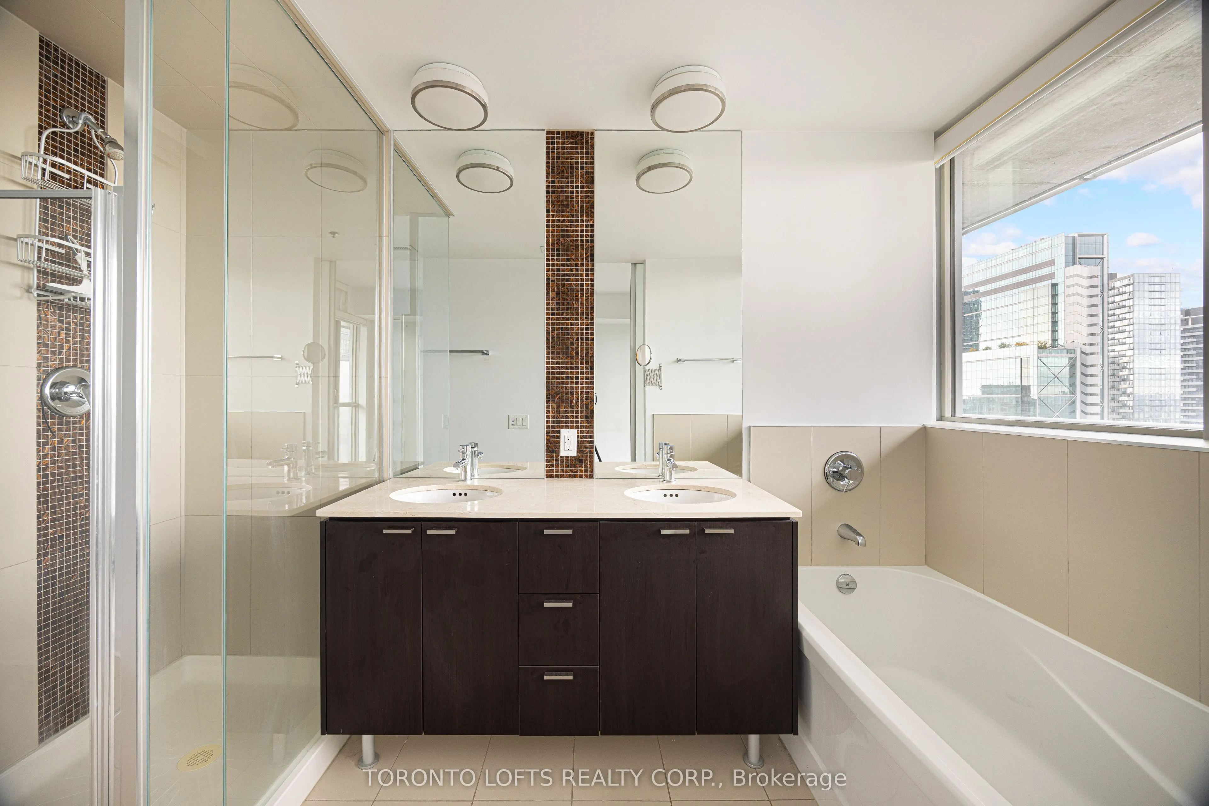 375 King Street W #3302