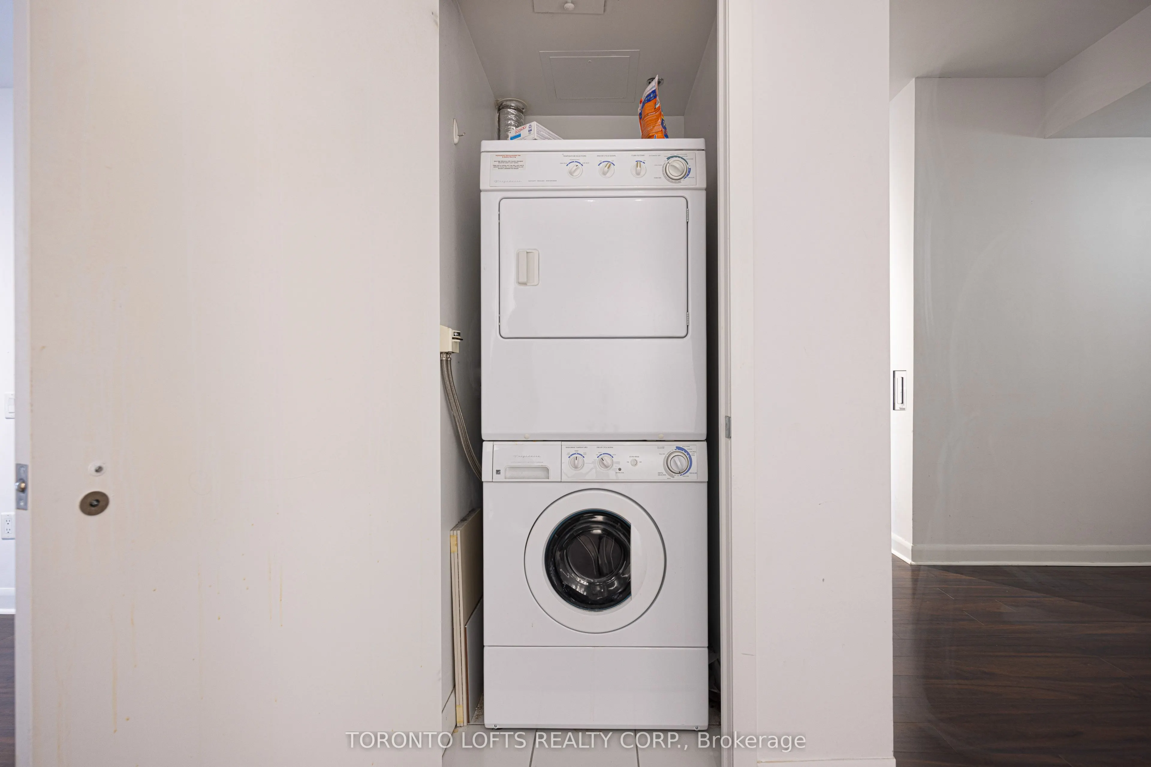 375 King Street W #3302