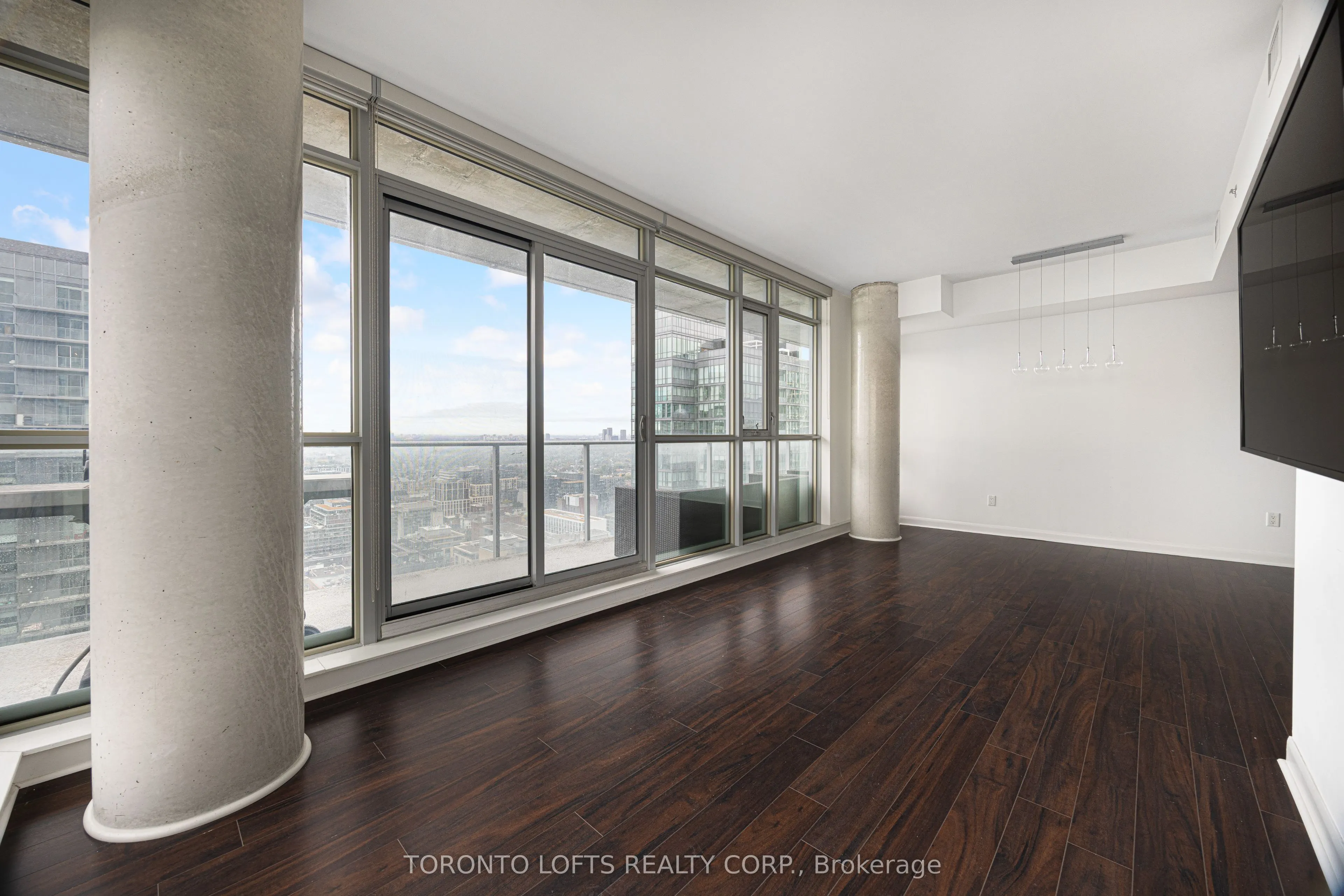 375 King Street W #3302