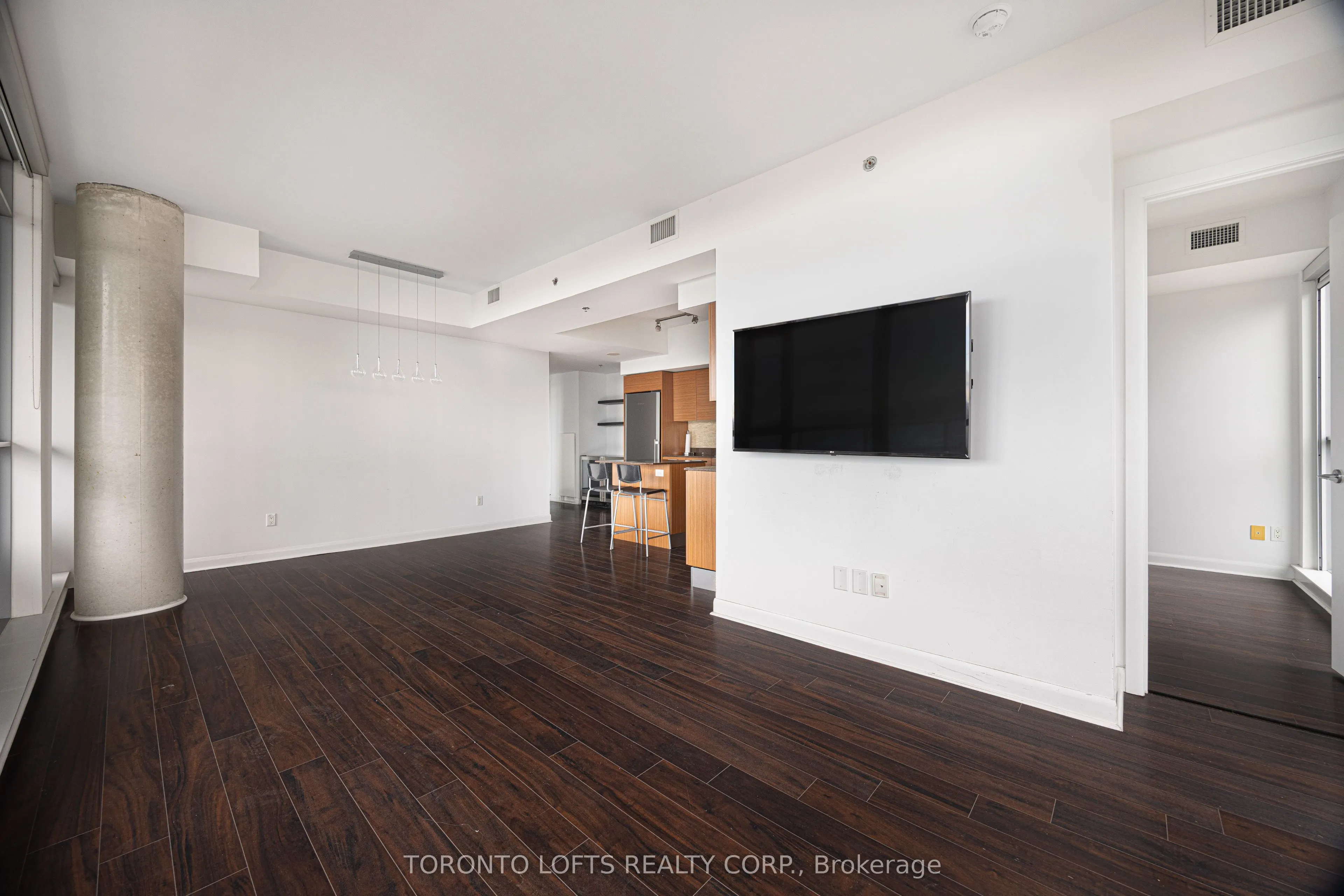 375 King Street W #3302