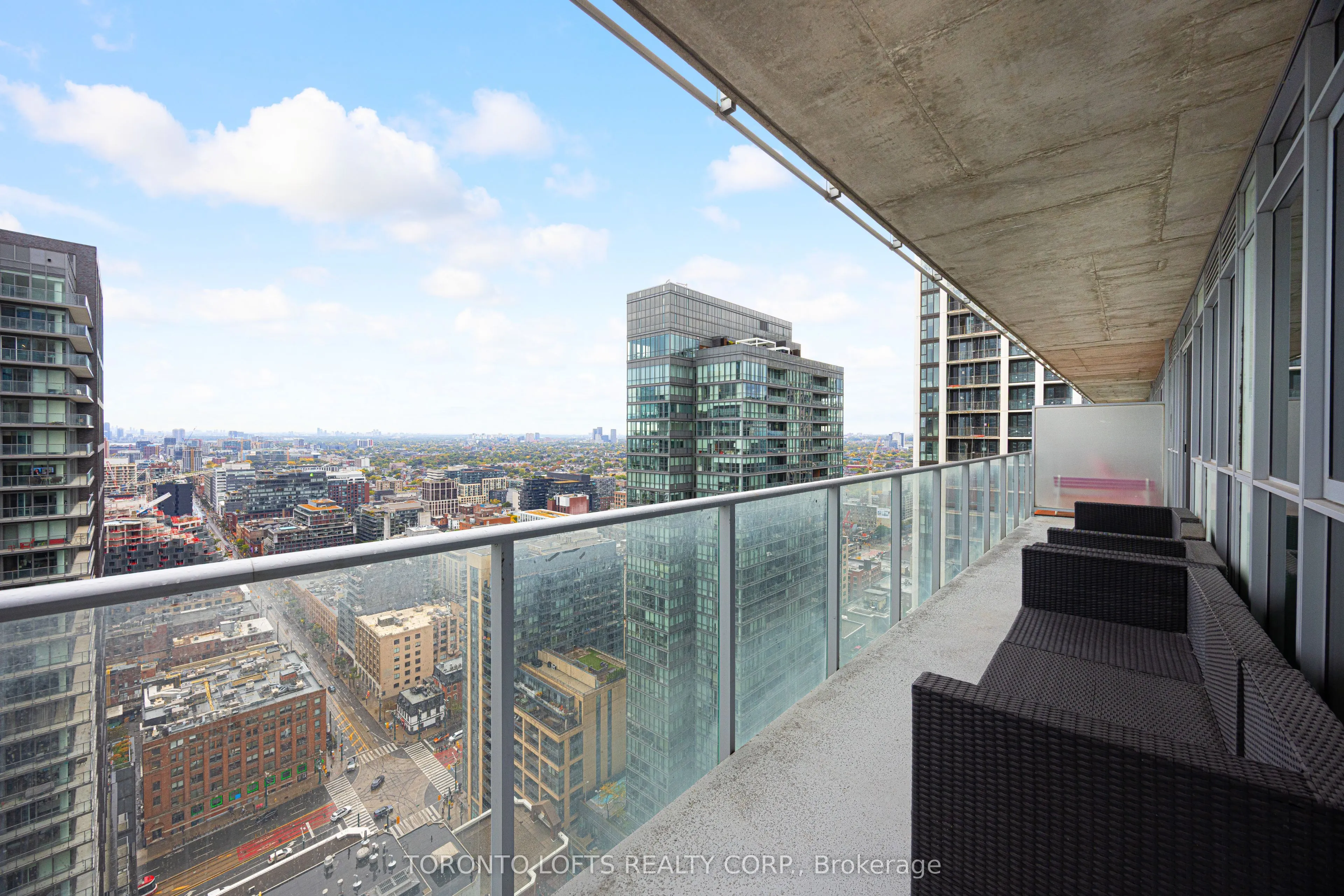 375 King Street W #3302