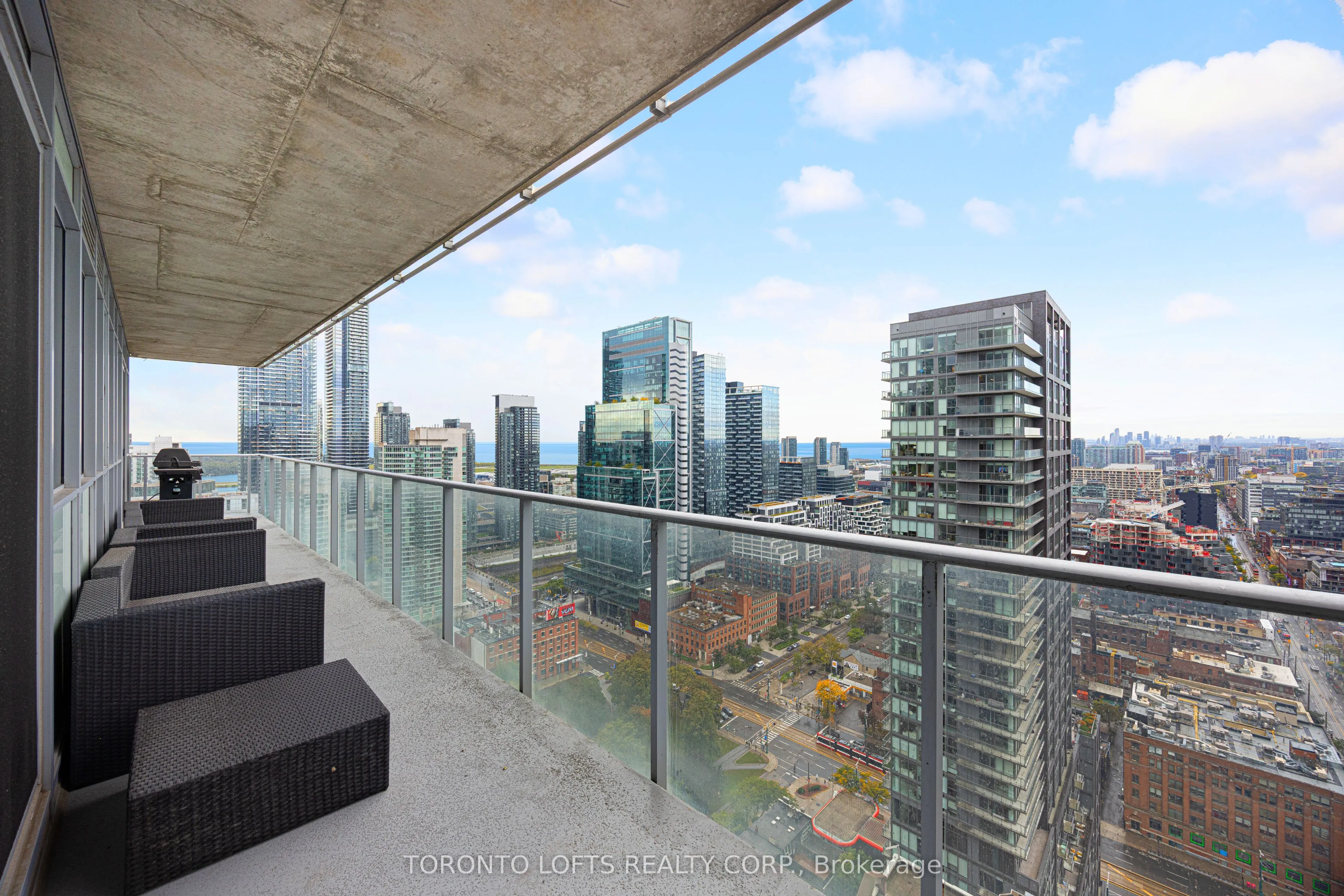 375 King Street W #3302
