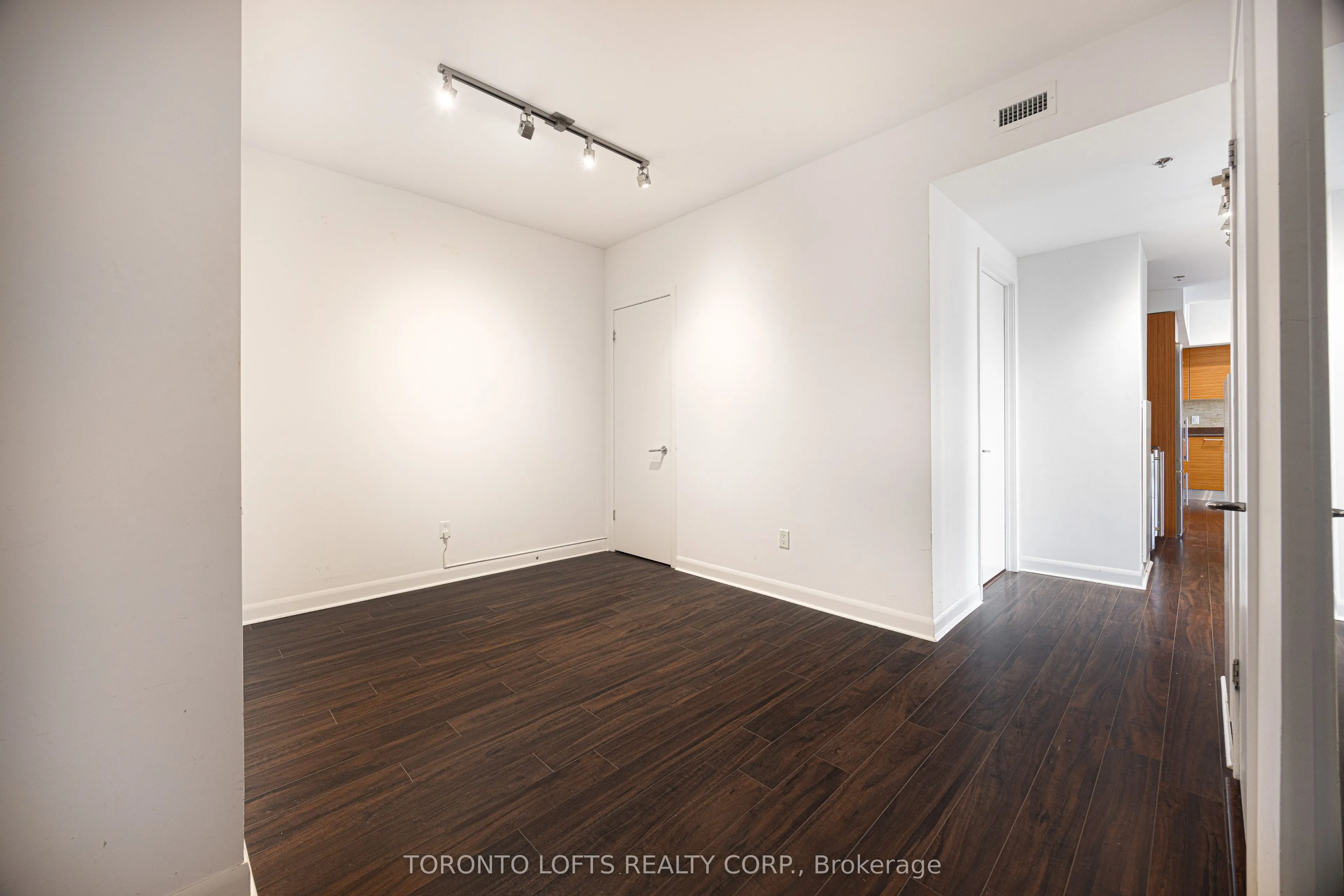 375 King Street W #3302