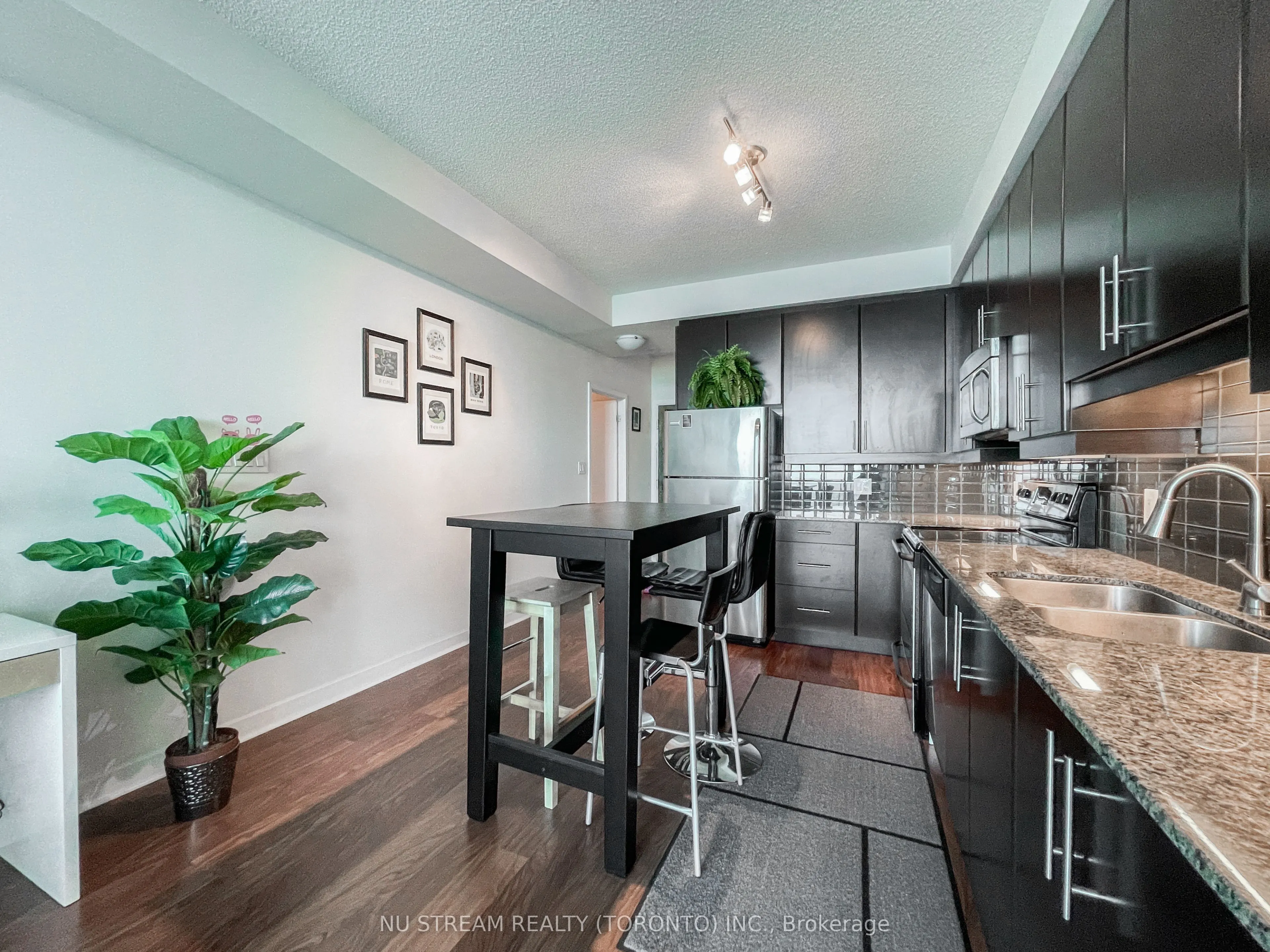 33 Bay Street #4509