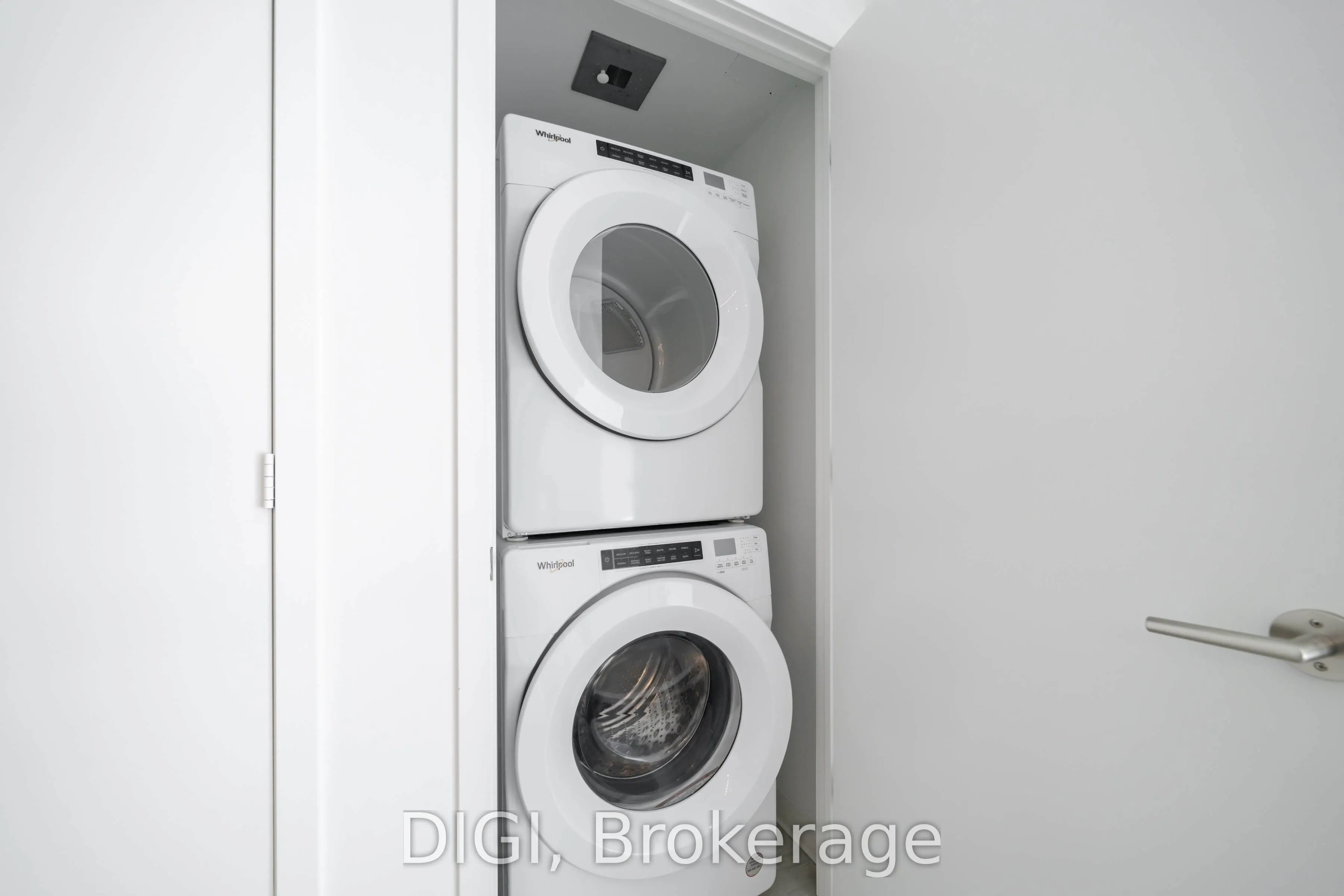 57 Spadina Avenue #2204