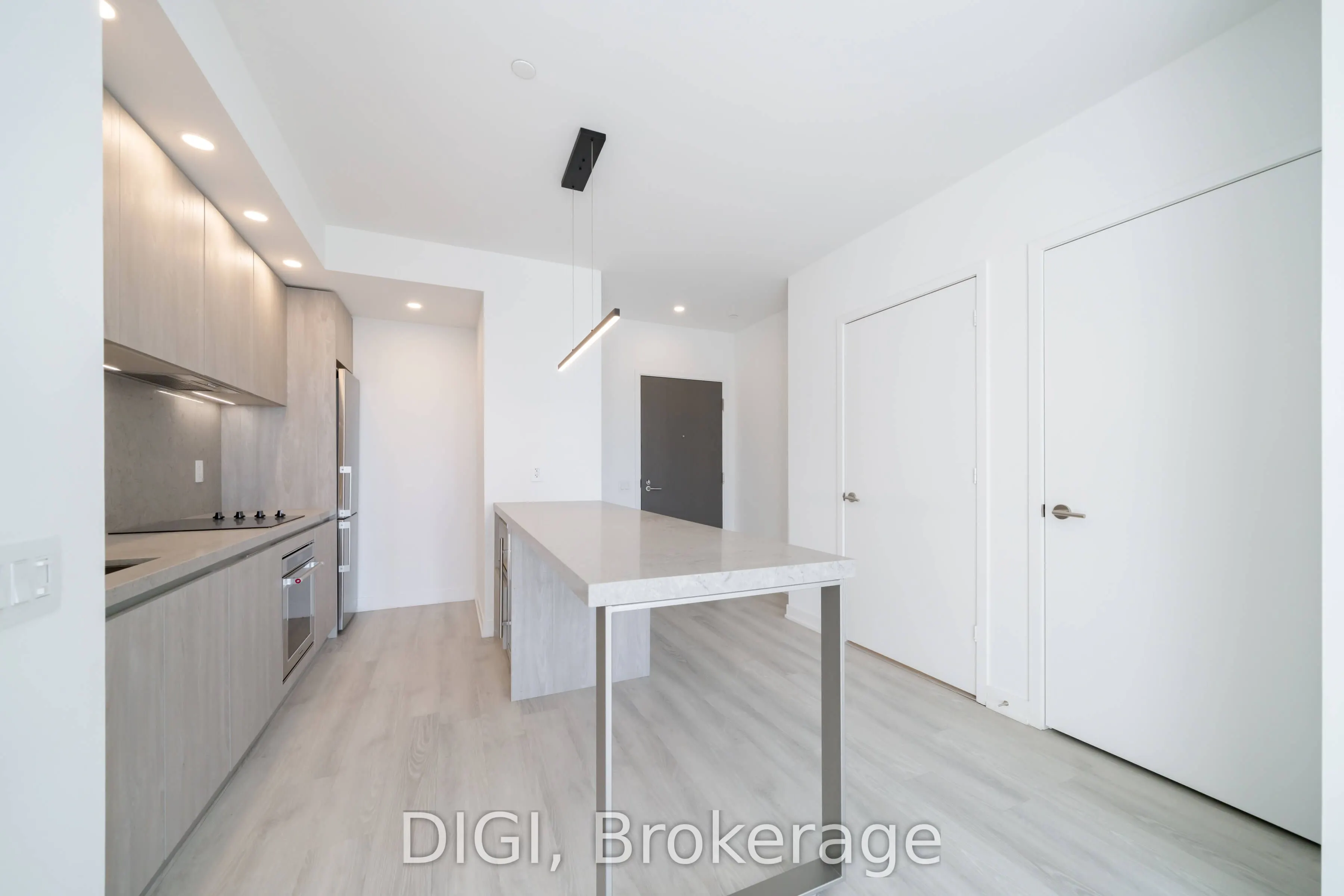 57 Spadina Avenue #2204