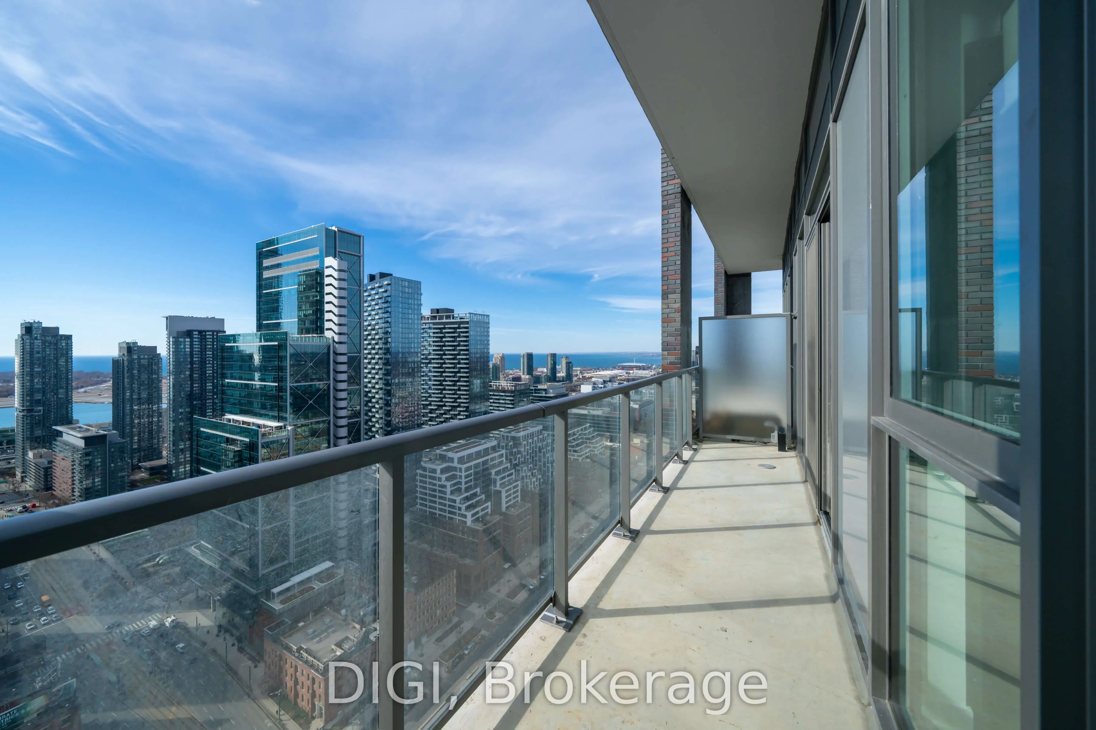 57 Spadina Avenue #2204