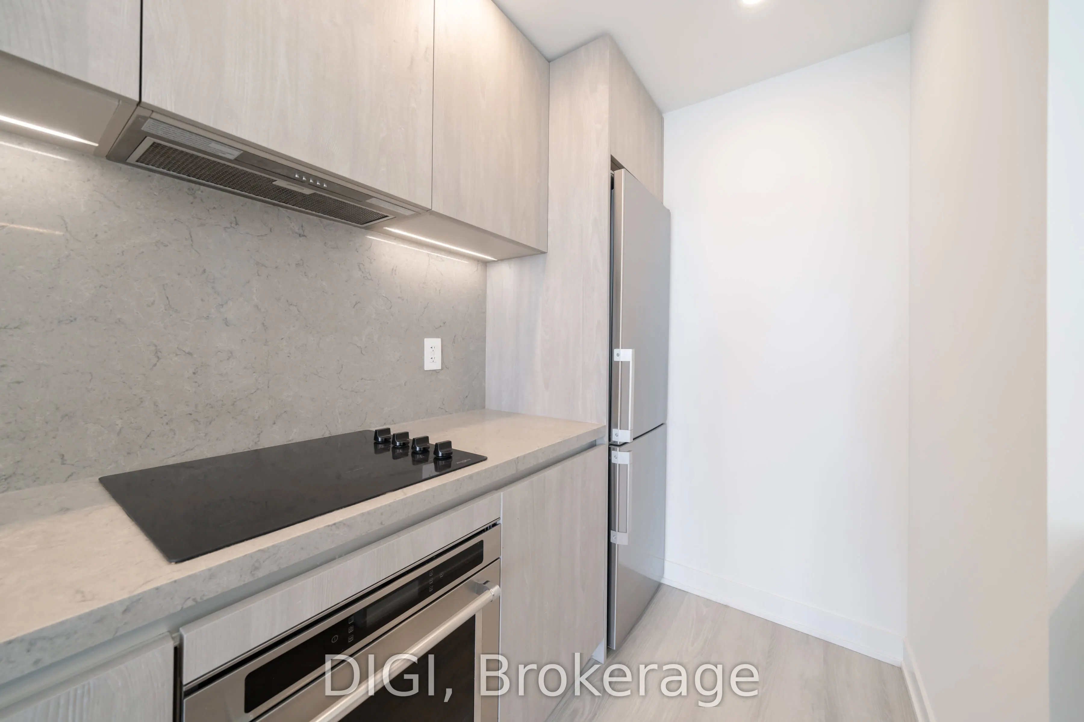 57 Spadina Avenue #2204